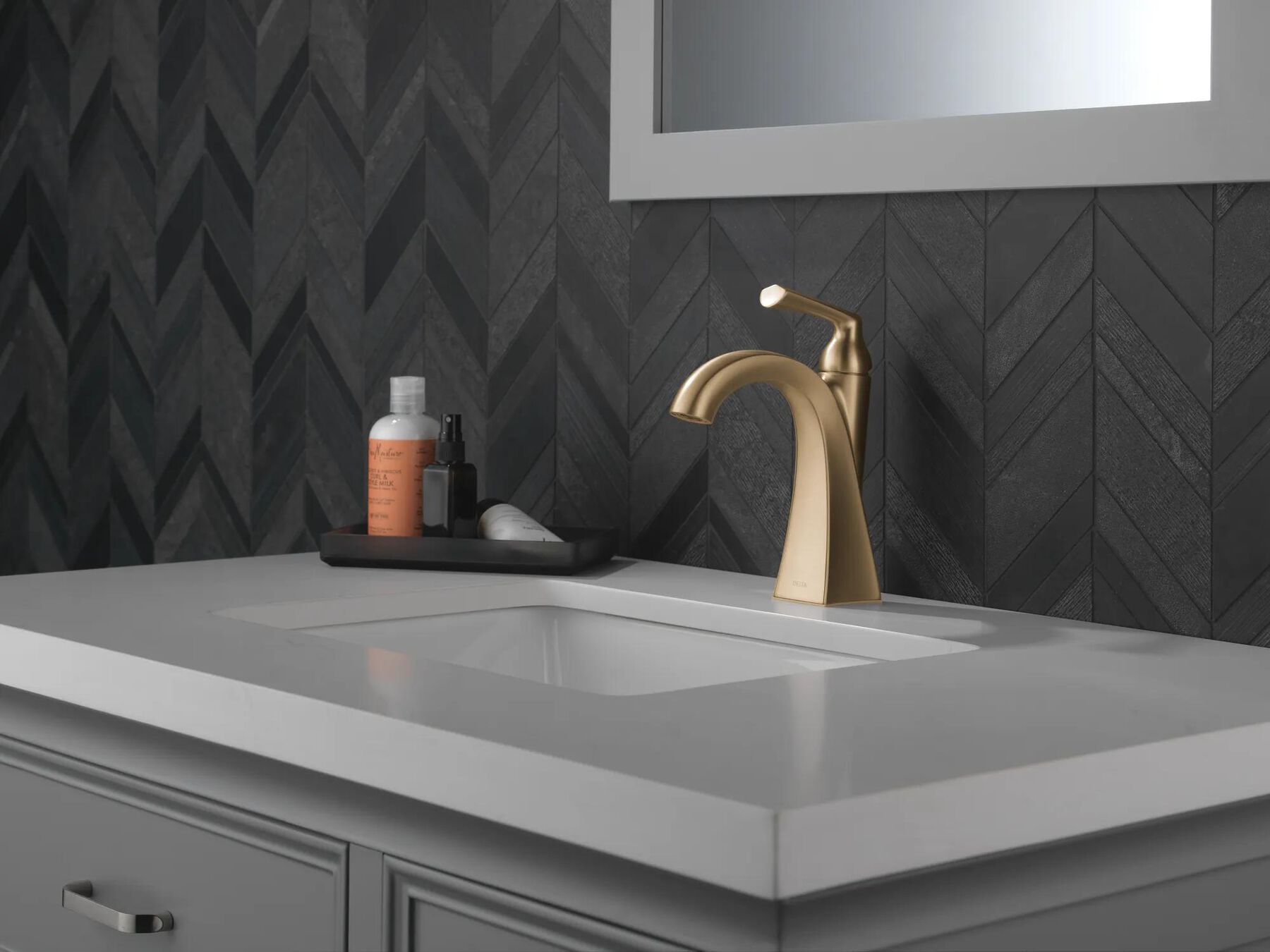 Single Handle Bathroom Faucet