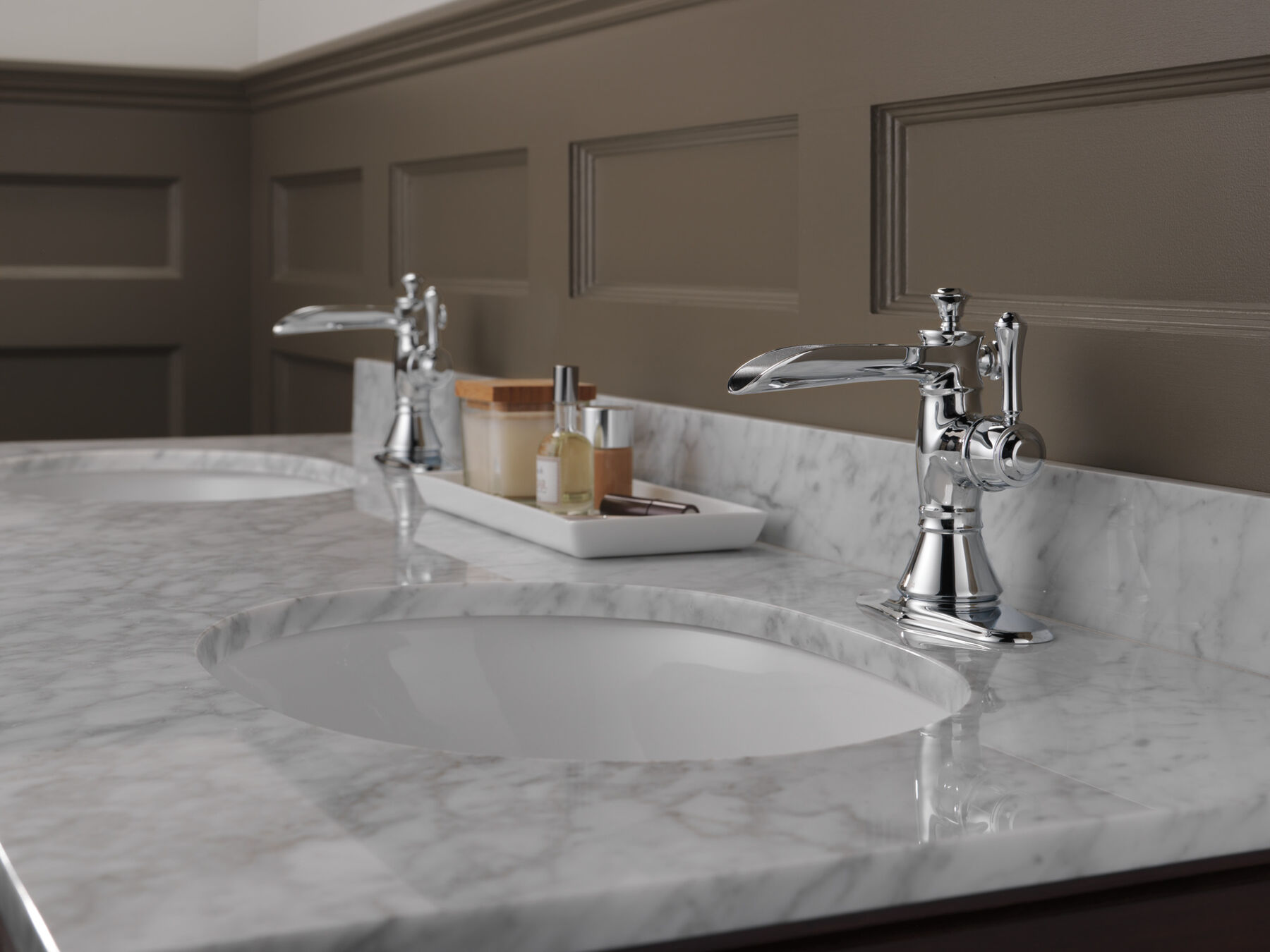Single Handle Channel Bathroom Faucet