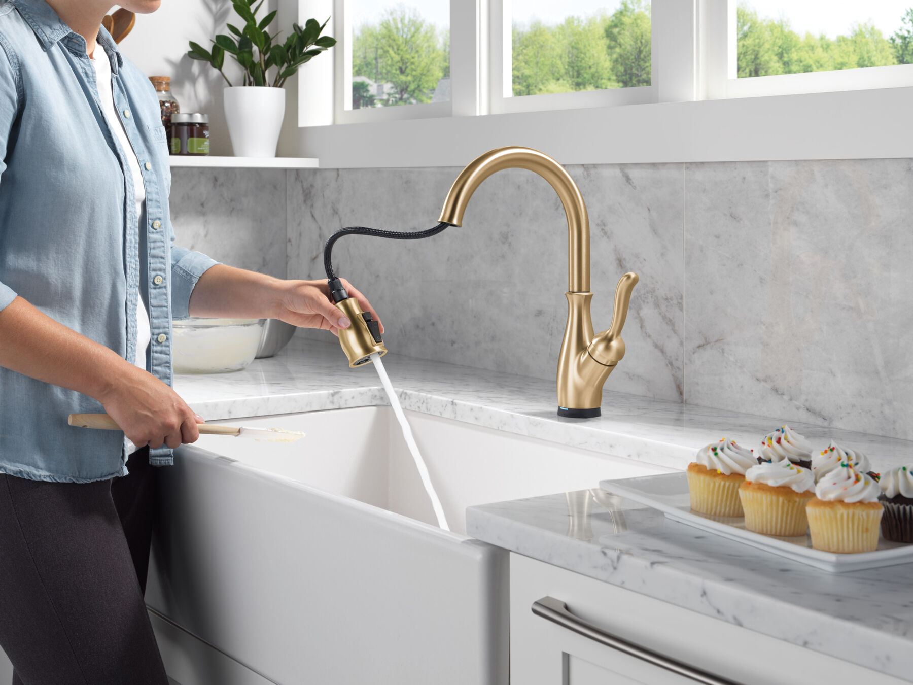 Touchless Pull-Down Kitchen with Soap Disp Bundle