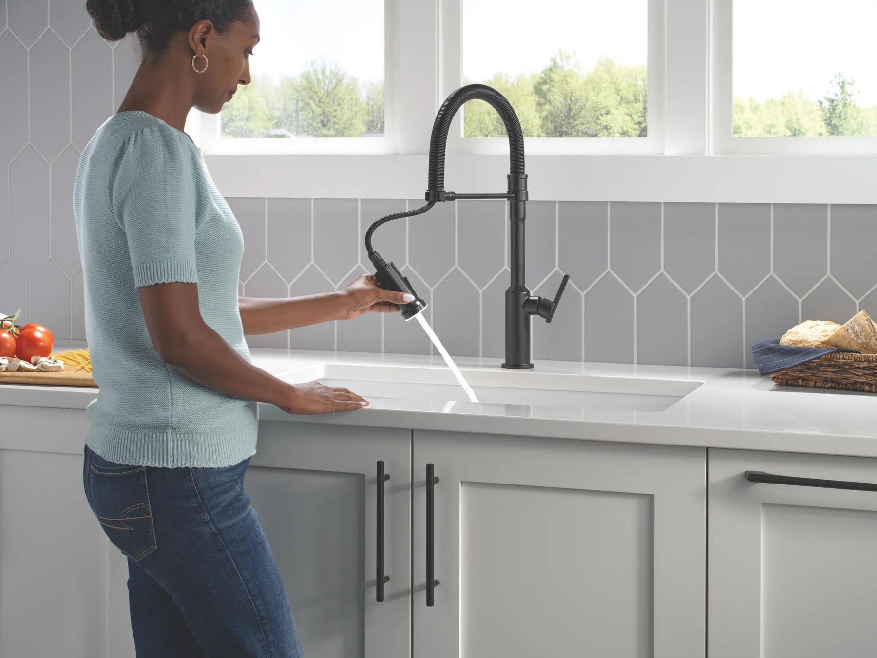 Single Handle Pull-Down Kitchen Faucet With Spring Spout