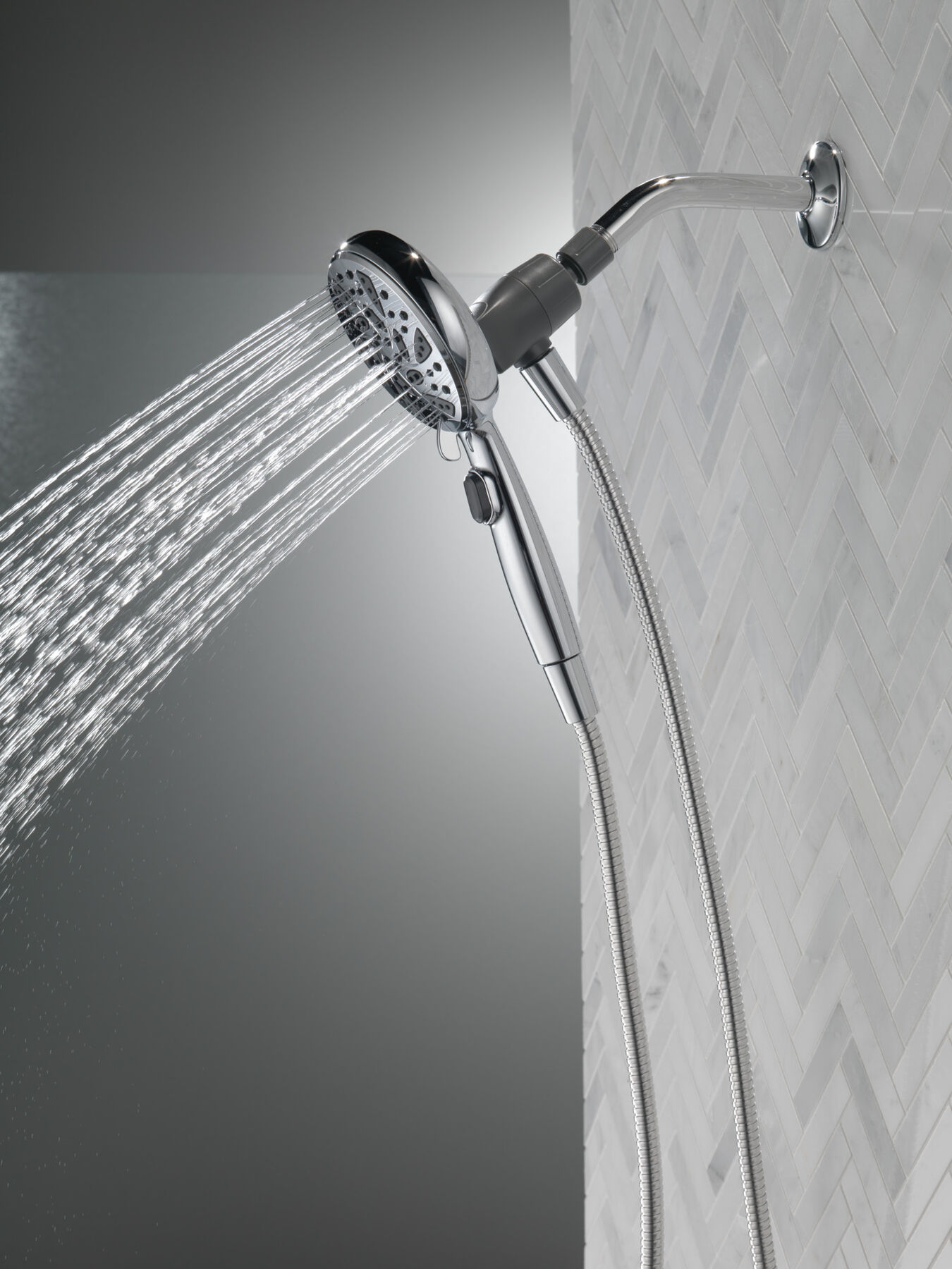 6-Setting SureDock&reg; Magnetic Hand Shower