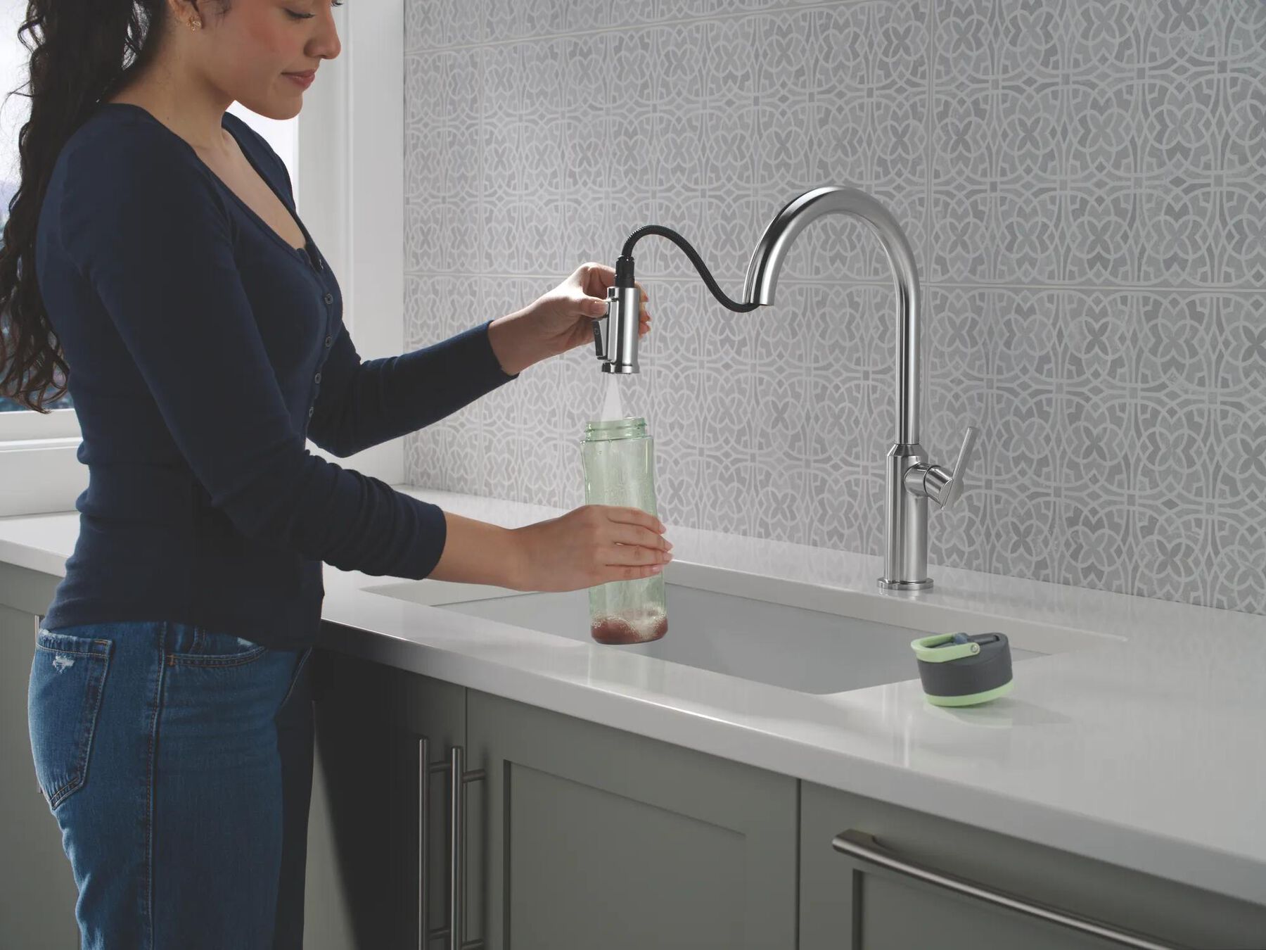 Single Handle Pull-Down Kitchen Faucet