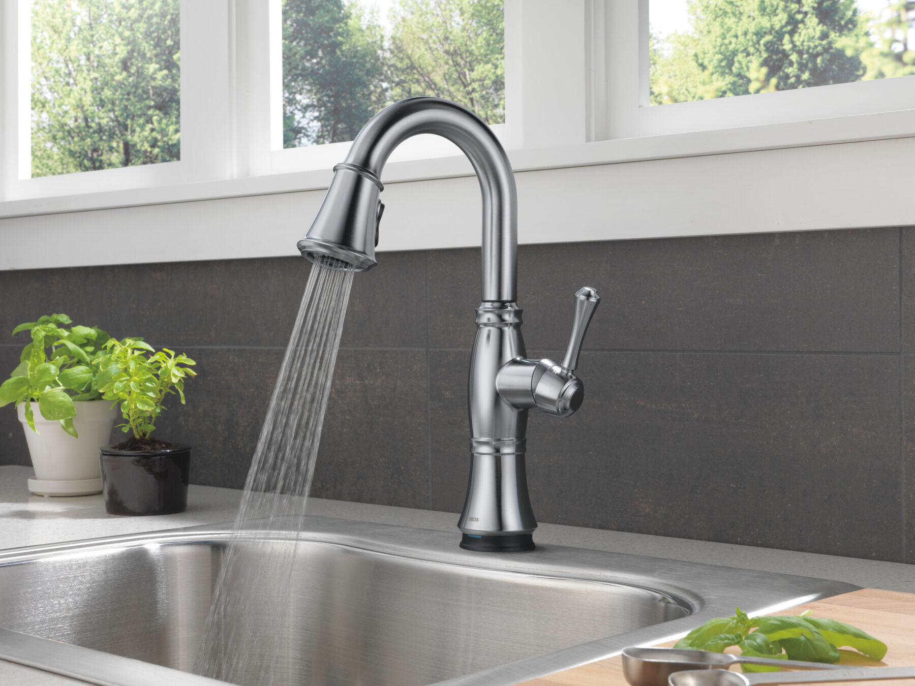 Single Handle Pull-Down Bar/Prep with Touch<sub>2</sub>O&reg; Technology