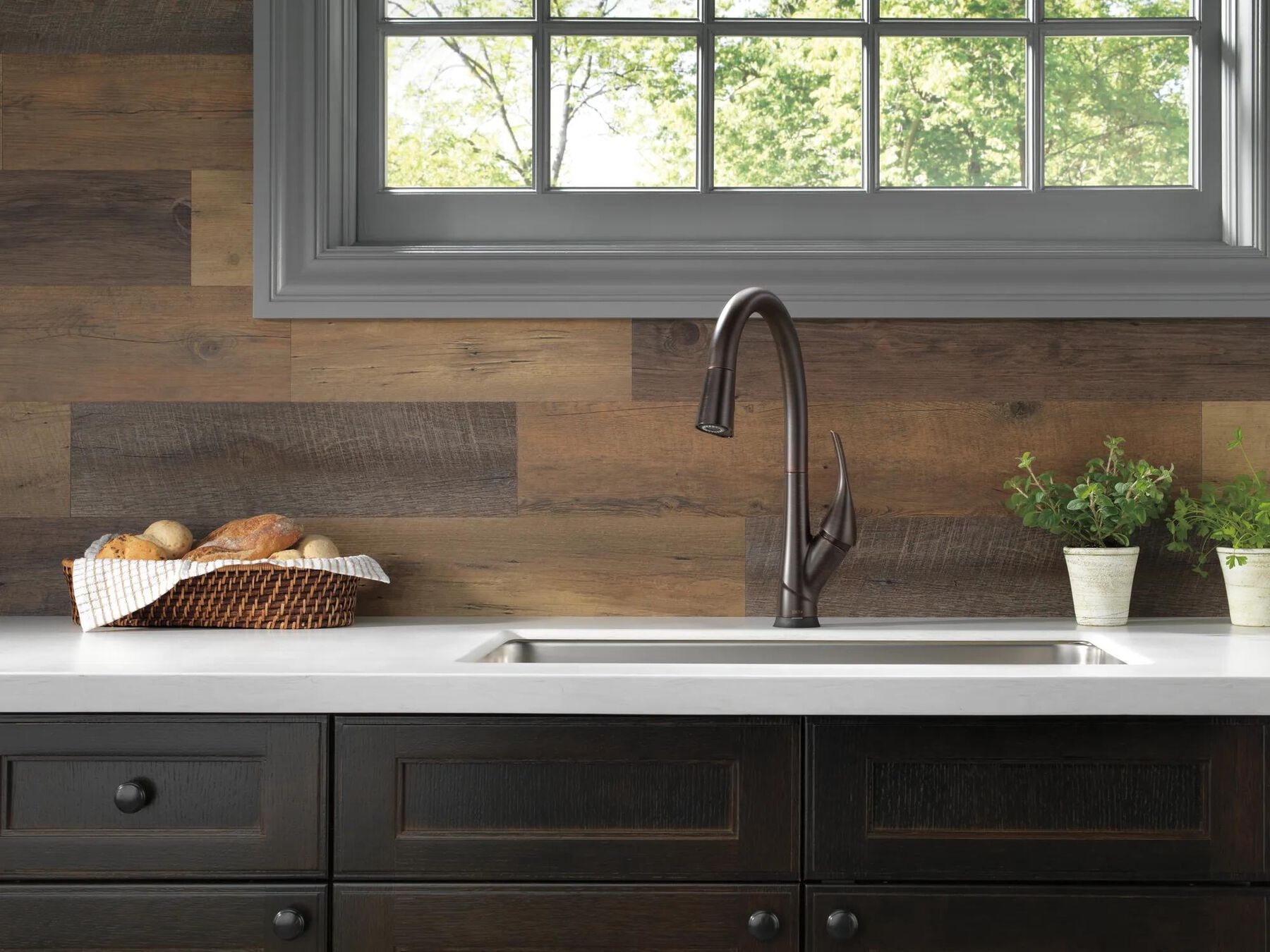 Single Handle Pull-Down Kitchen Faucet with Touch<sub>2</sub>O&reg; and ShieldSpray&reg; Technologies