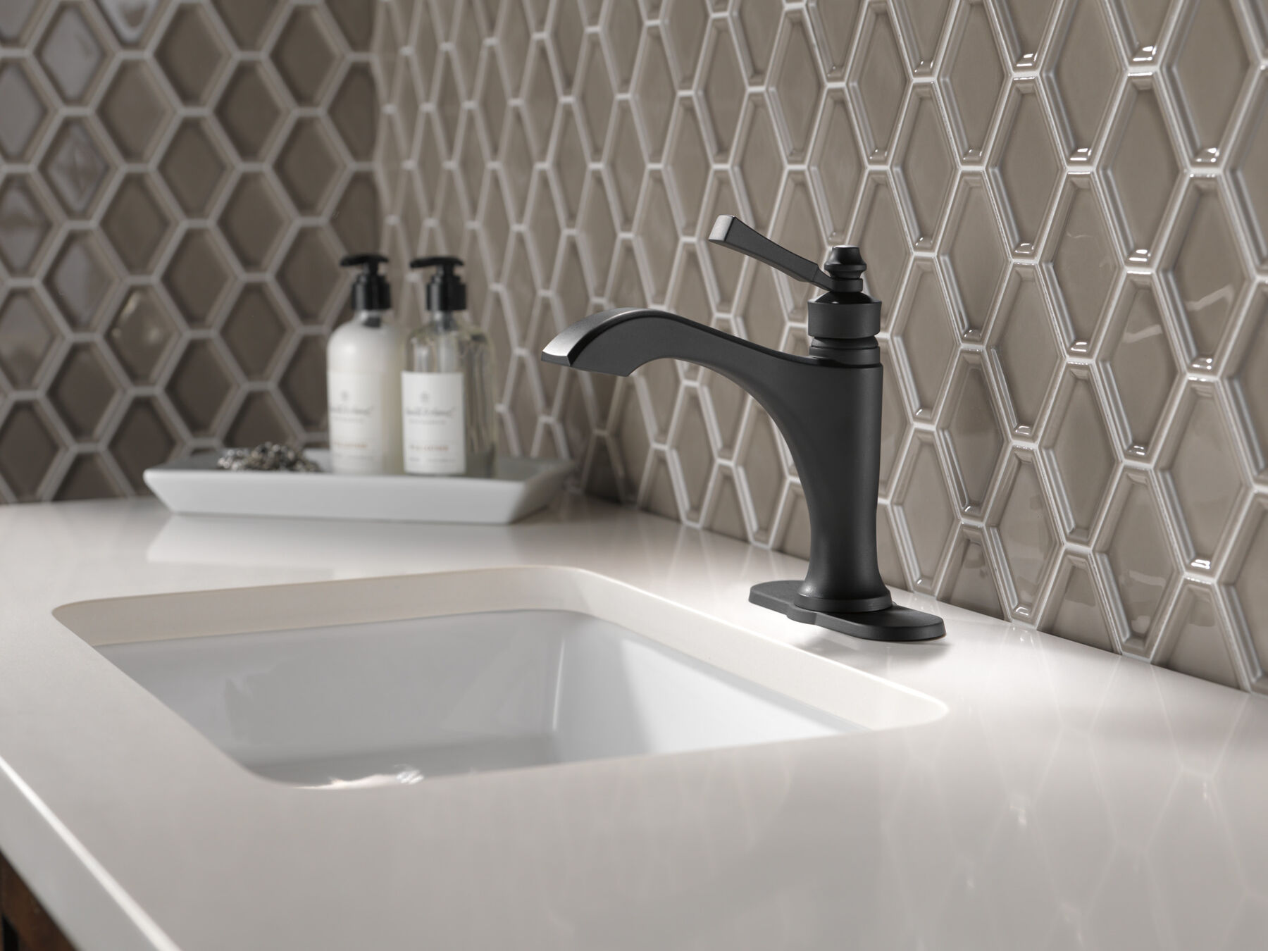 Single Handle Bathroom Faucet