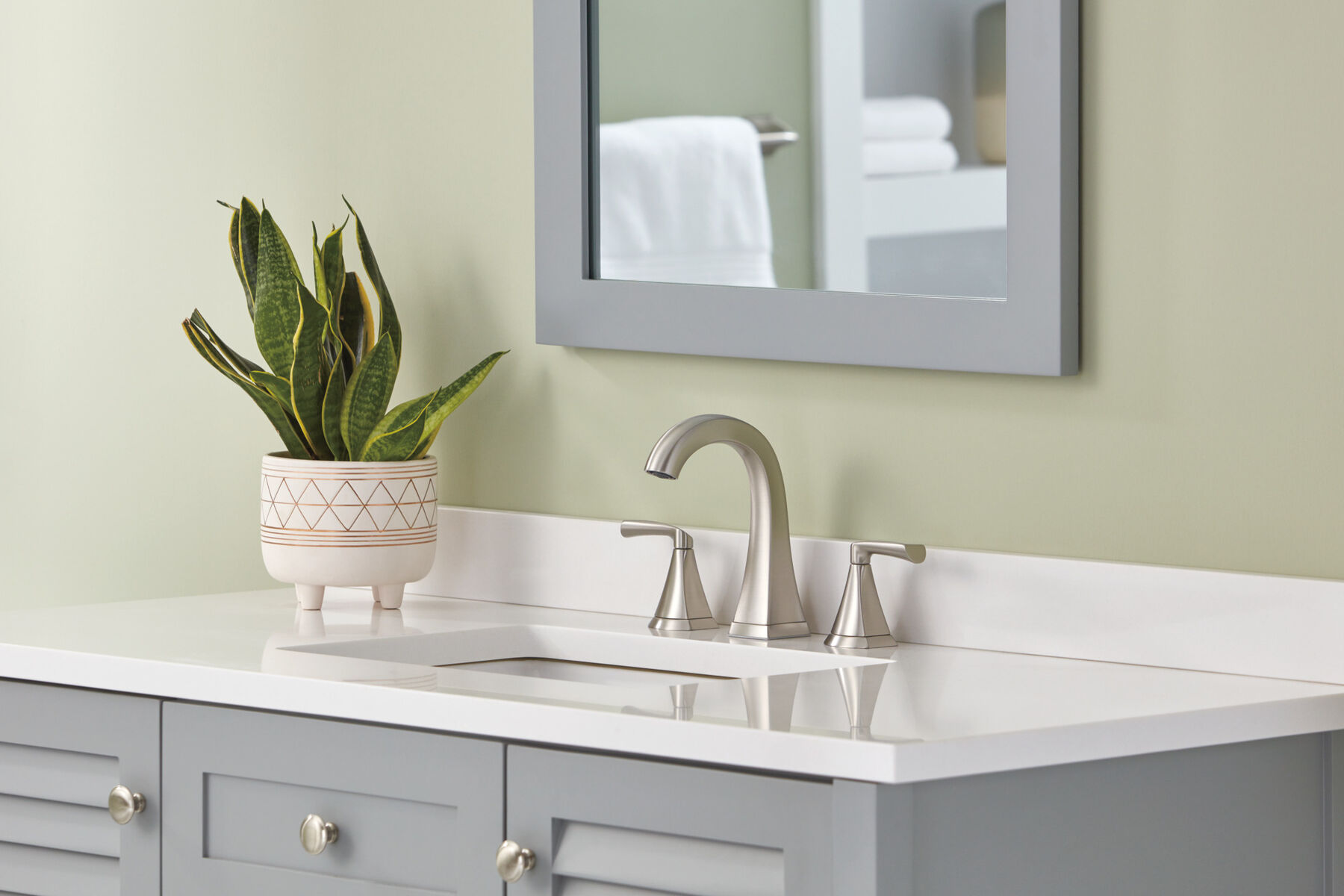 Two Handle Widespread Bathroom Faucet