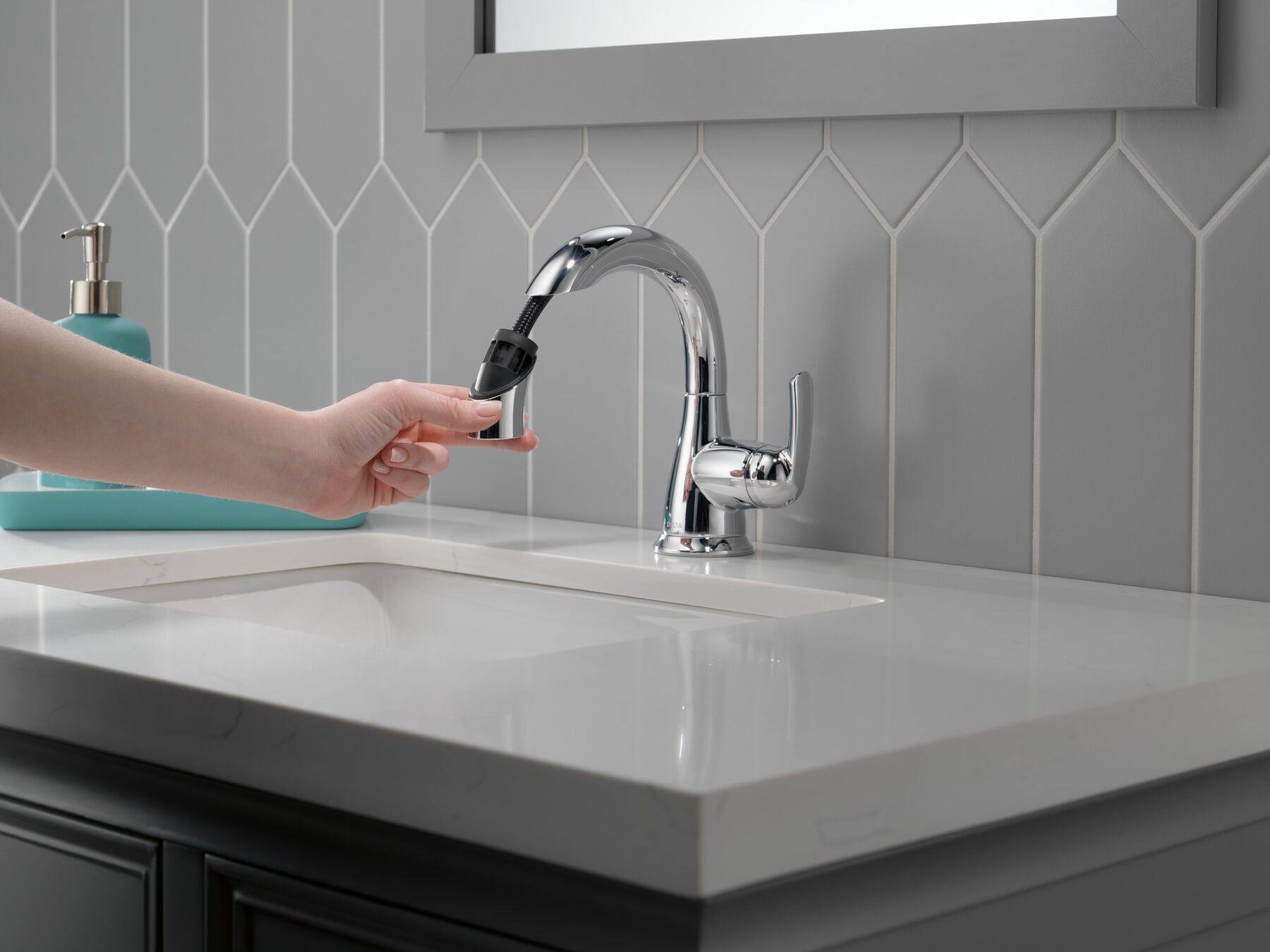 Single Handle Pull-Down Bathroom Faucet