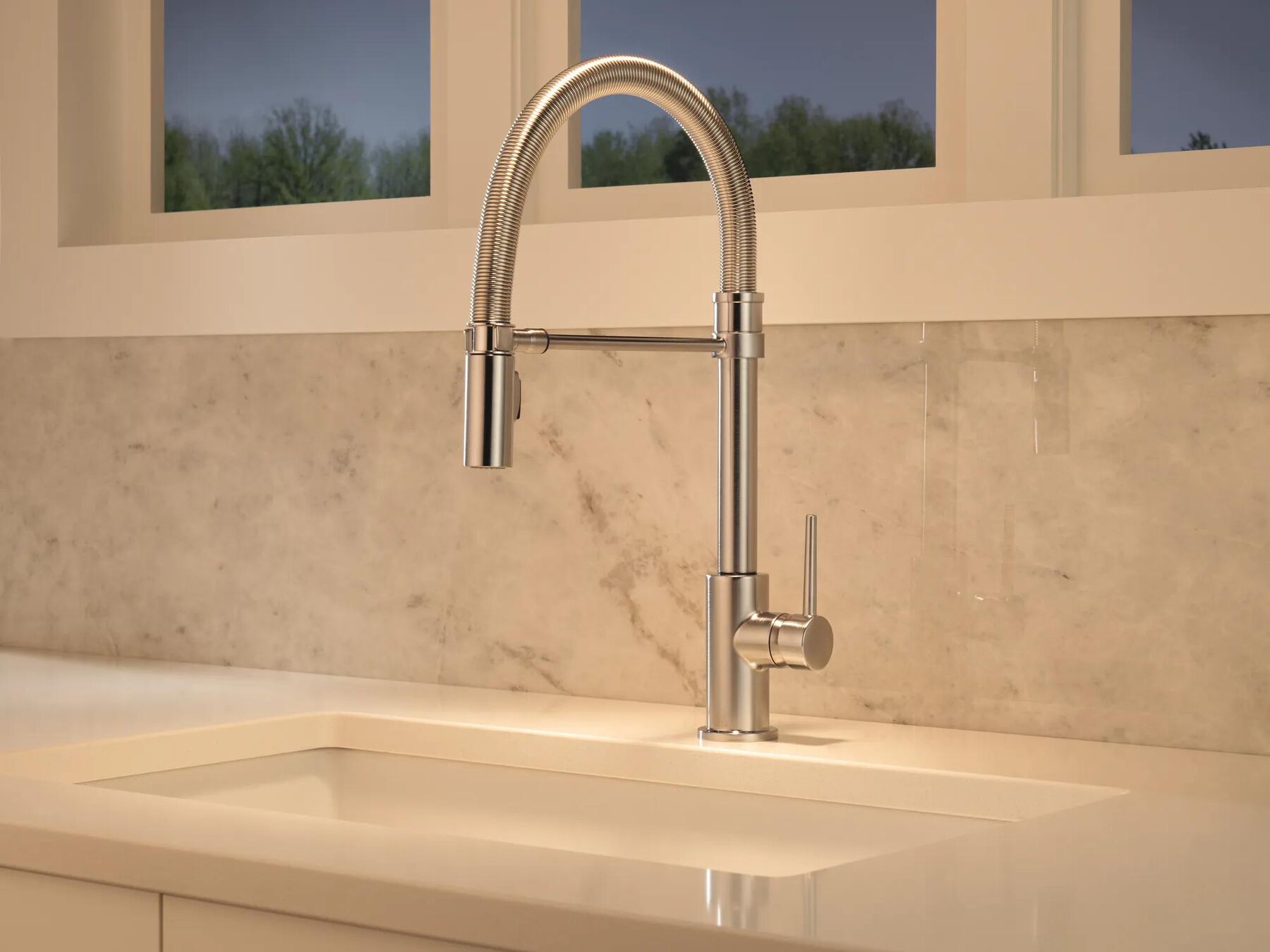 Single-Handle Pull-Down Spring Kitchen Faucet