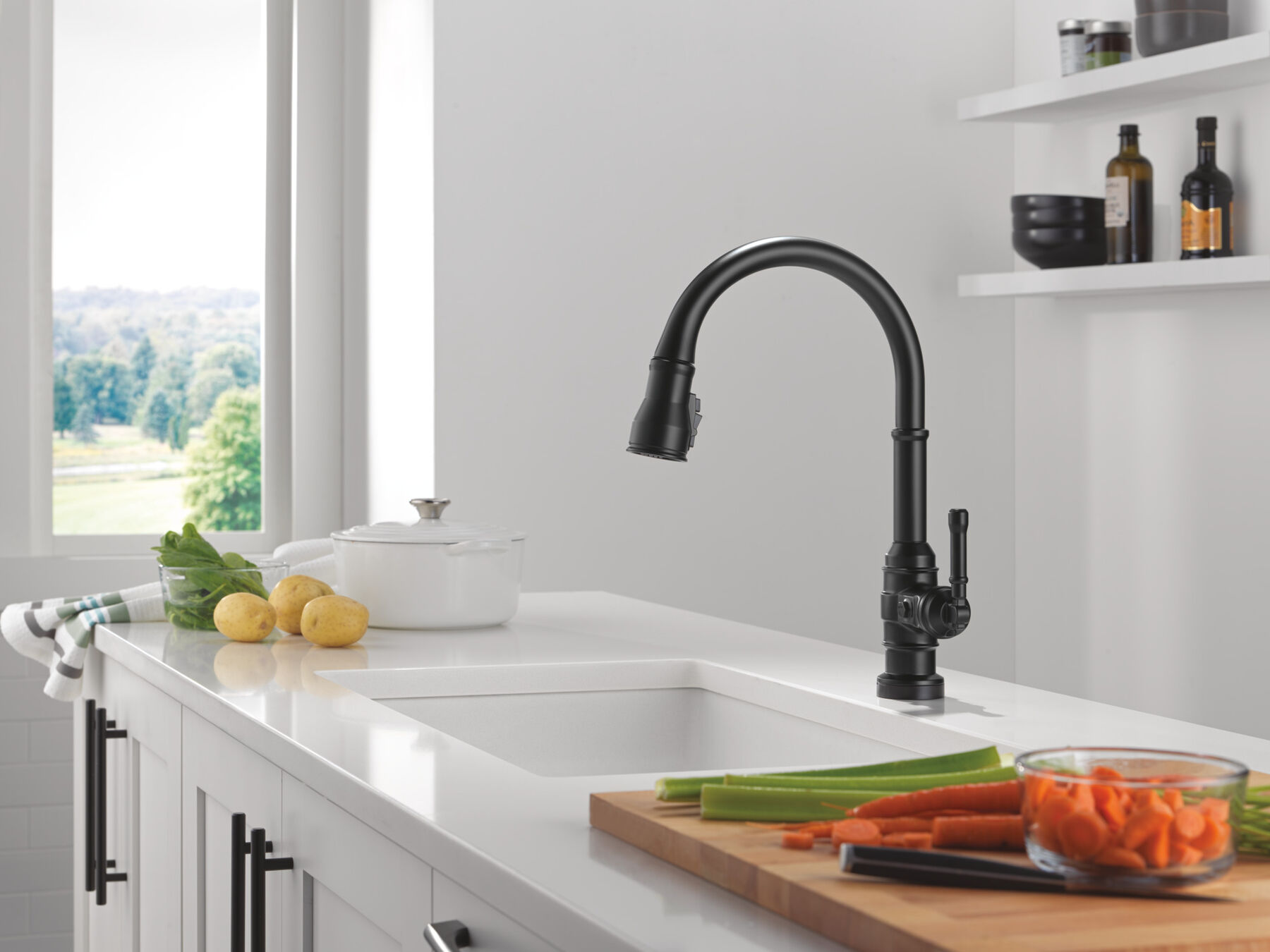 Touch<sub>2</sub>O&reg; Technology Kitchen Faucet with Touchless Technology