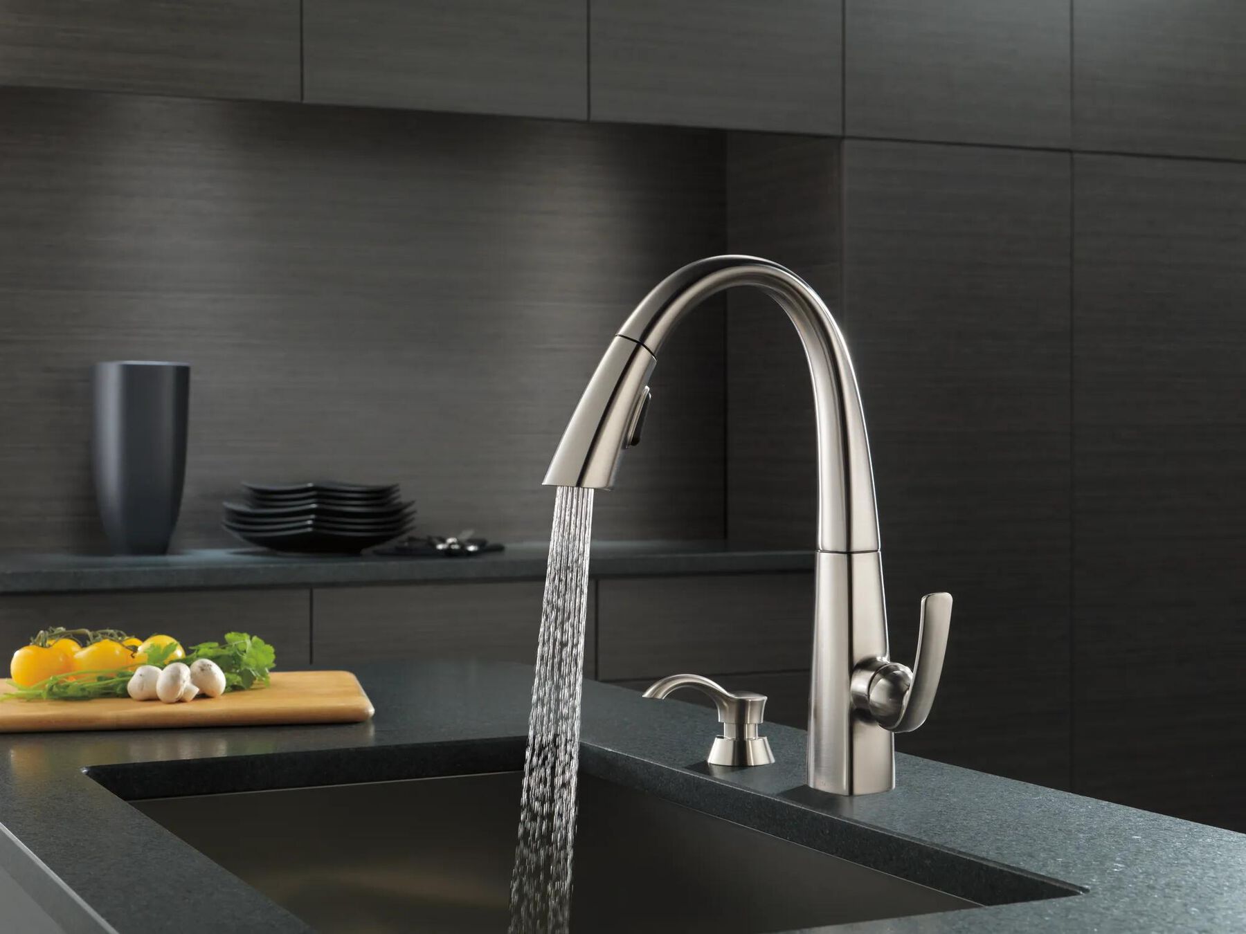 Single Handle Pull-Down Kitchen Faucet