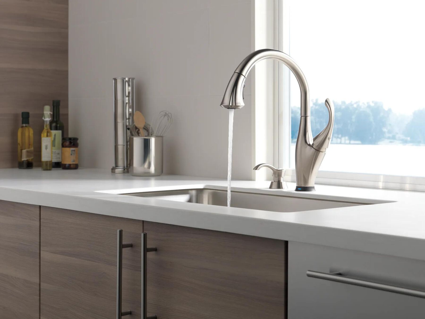 Single Handle Pull-Down Kitchen Faucet with Touch2O&reg; Technology and Soap Dispenser