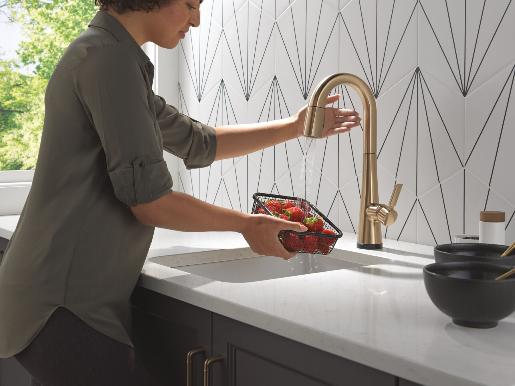 Touch2O&reg; Bar / Prep Faucet with Touchless Technology