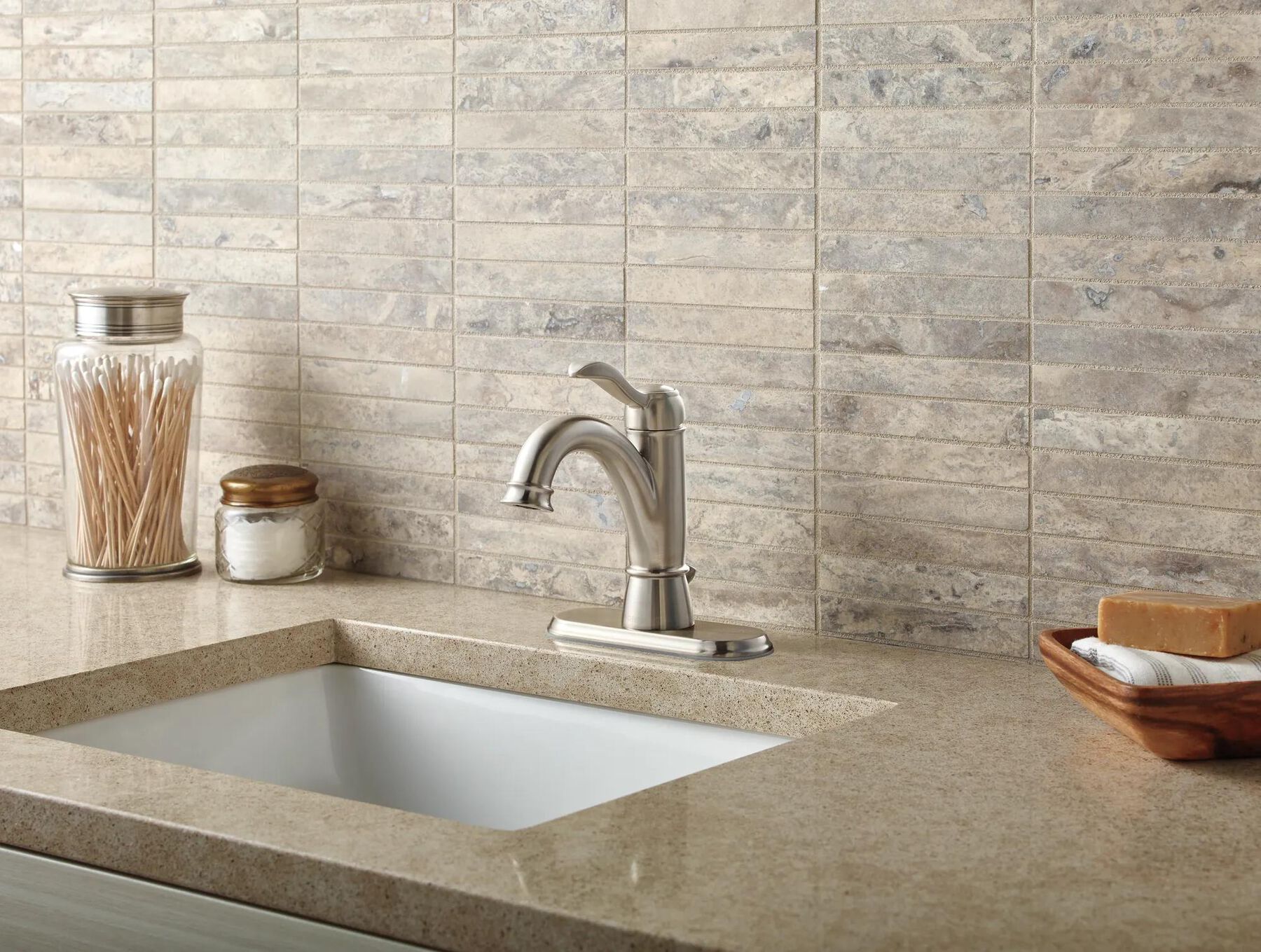 Single Handle Centerset Bathroom Faucet