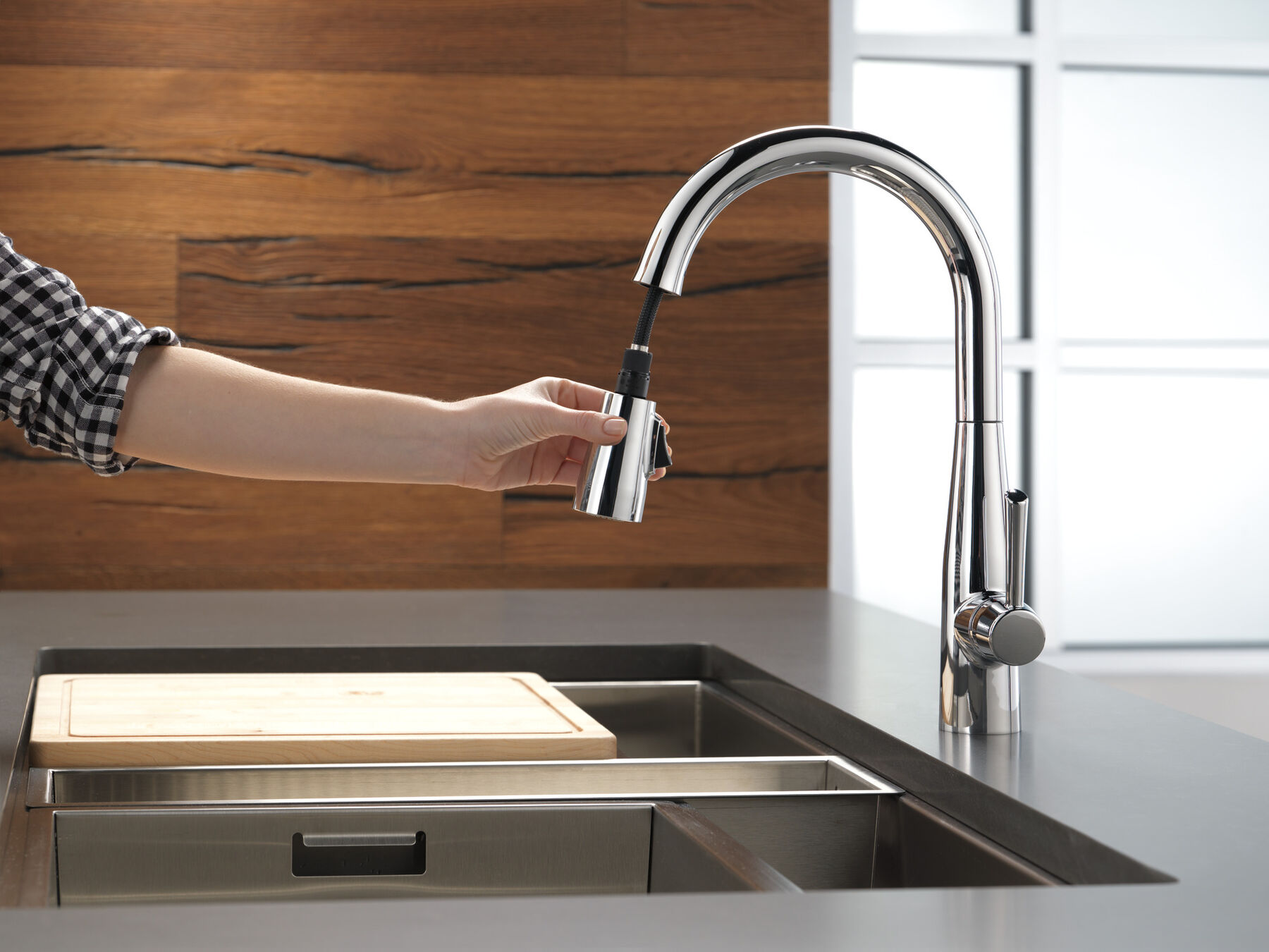 Single Handle Pull-Down Kitchen Faucet