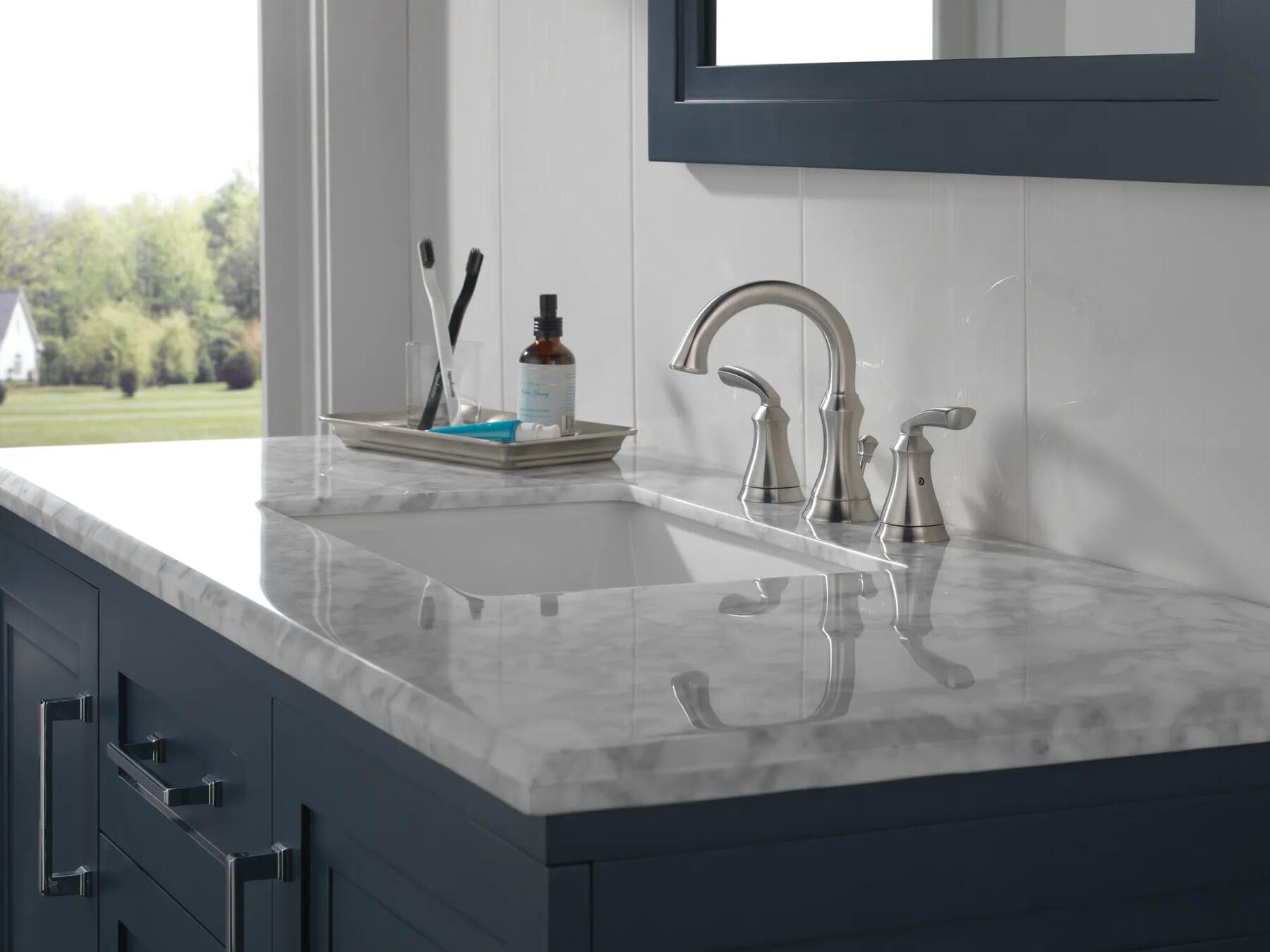 Two Handle Widespread Bathroom Faucet