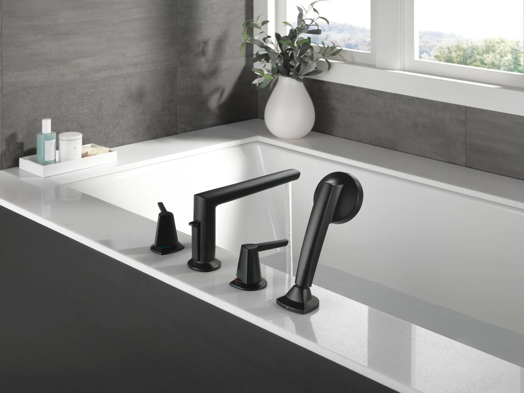 4-Hole Roman Tub Trim with Hand Shower (Recertified)