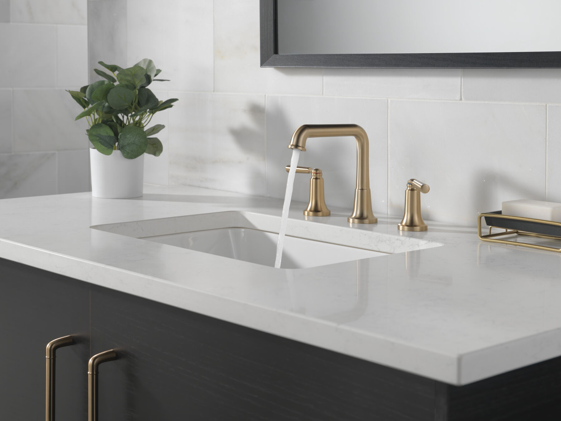 Two Handle Widespread Bathroom Faucet