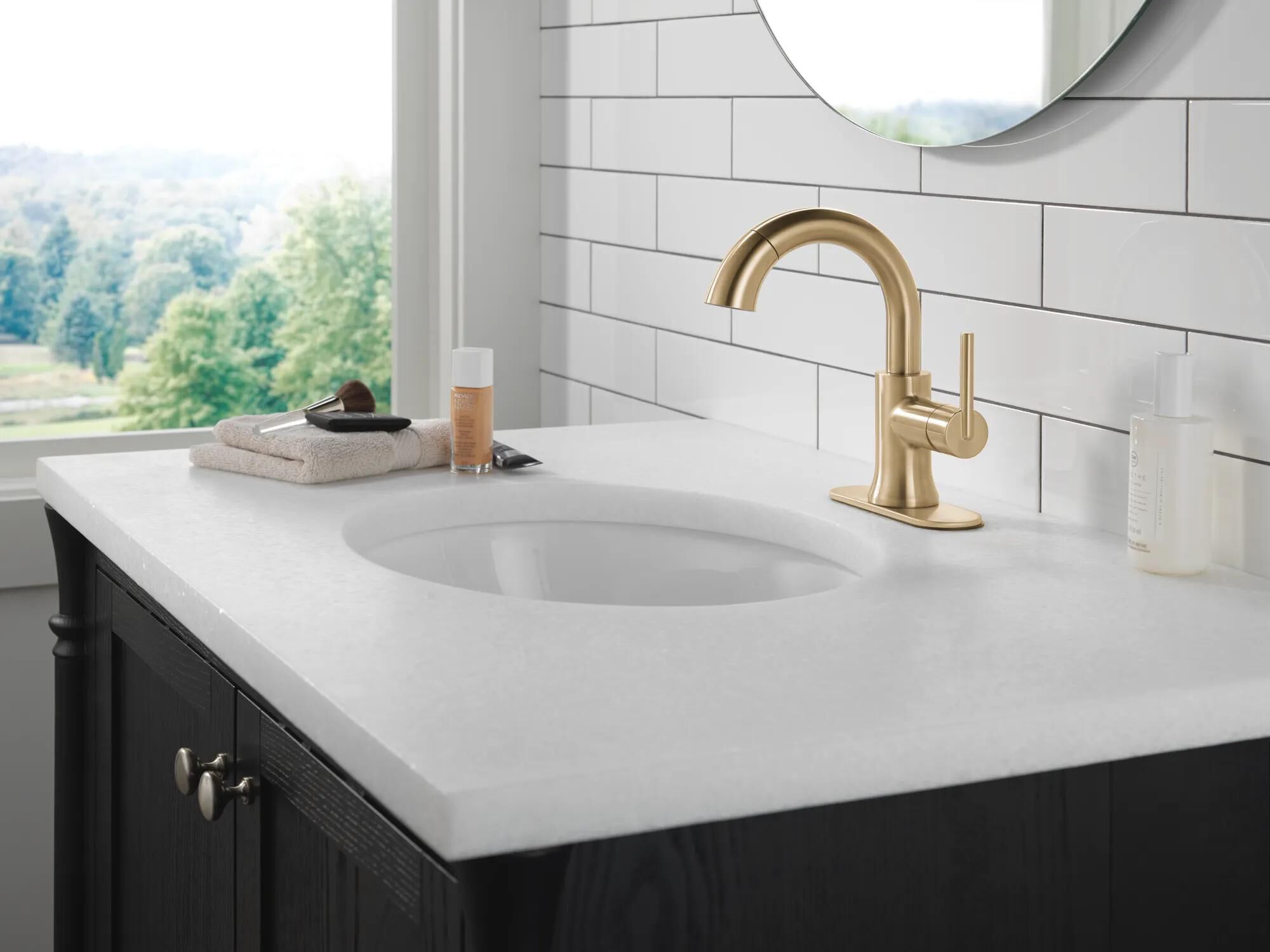 Single Handle Pull Down Bathroom Faucet in Champagne Bronze 559HAR
