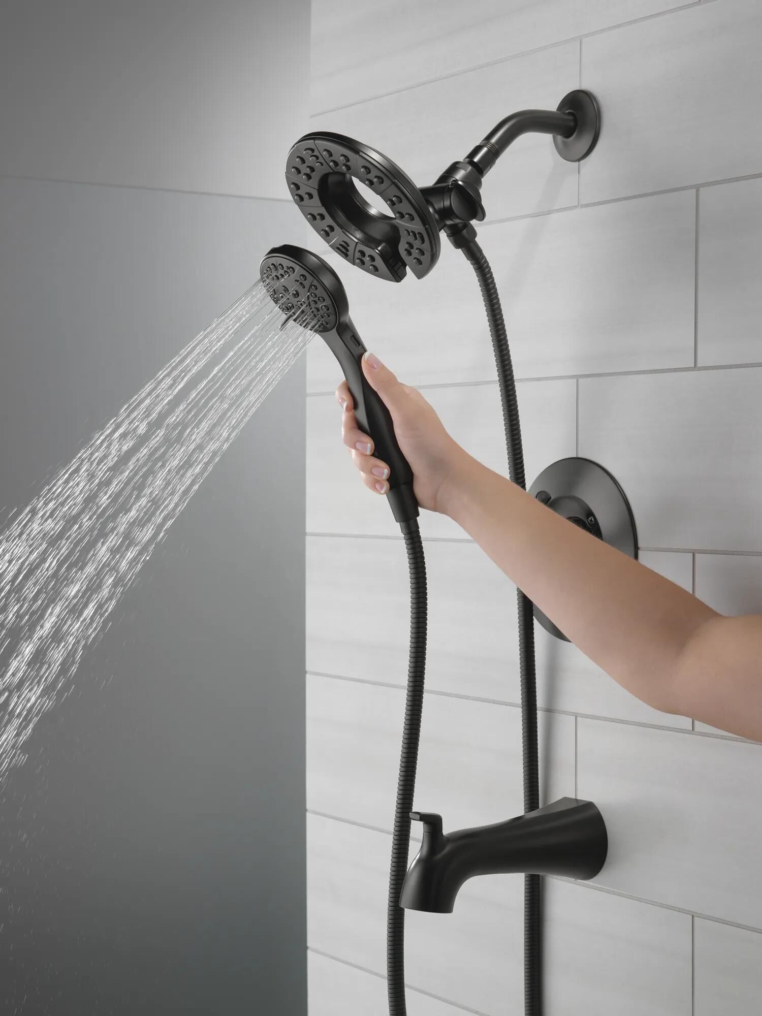 erikatakataです！ 14 Series Tub & Shower Trim with In2ition® in Matte Black 144840