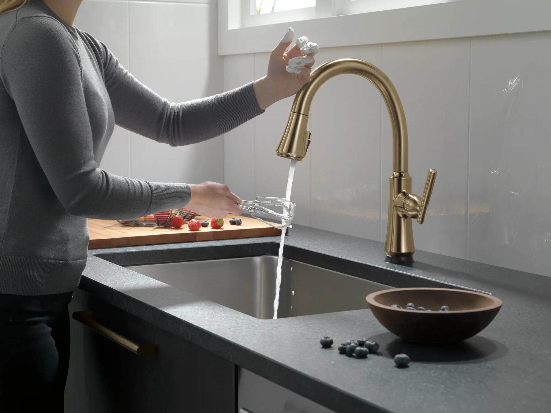 Single Handle Pull-Down Kitchen Faucet with Touch<sub>2</sub>O&reg; Technology Technology