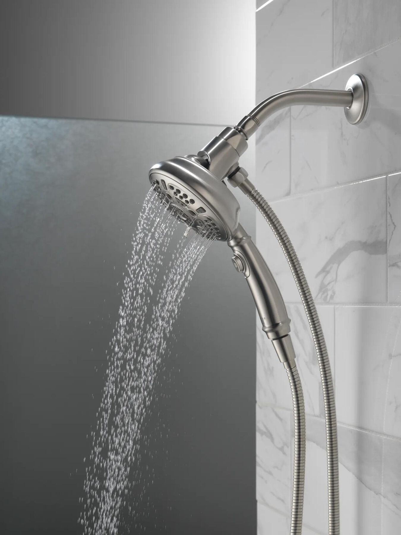 SureDock&trade; 7-Setting Hand Shower