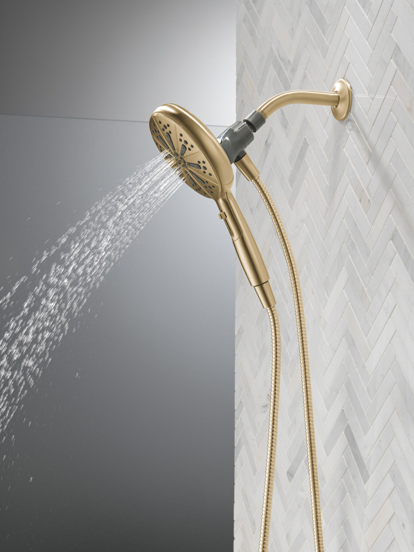 6-Setting SureDock&reg; Magnetic Hand Shower