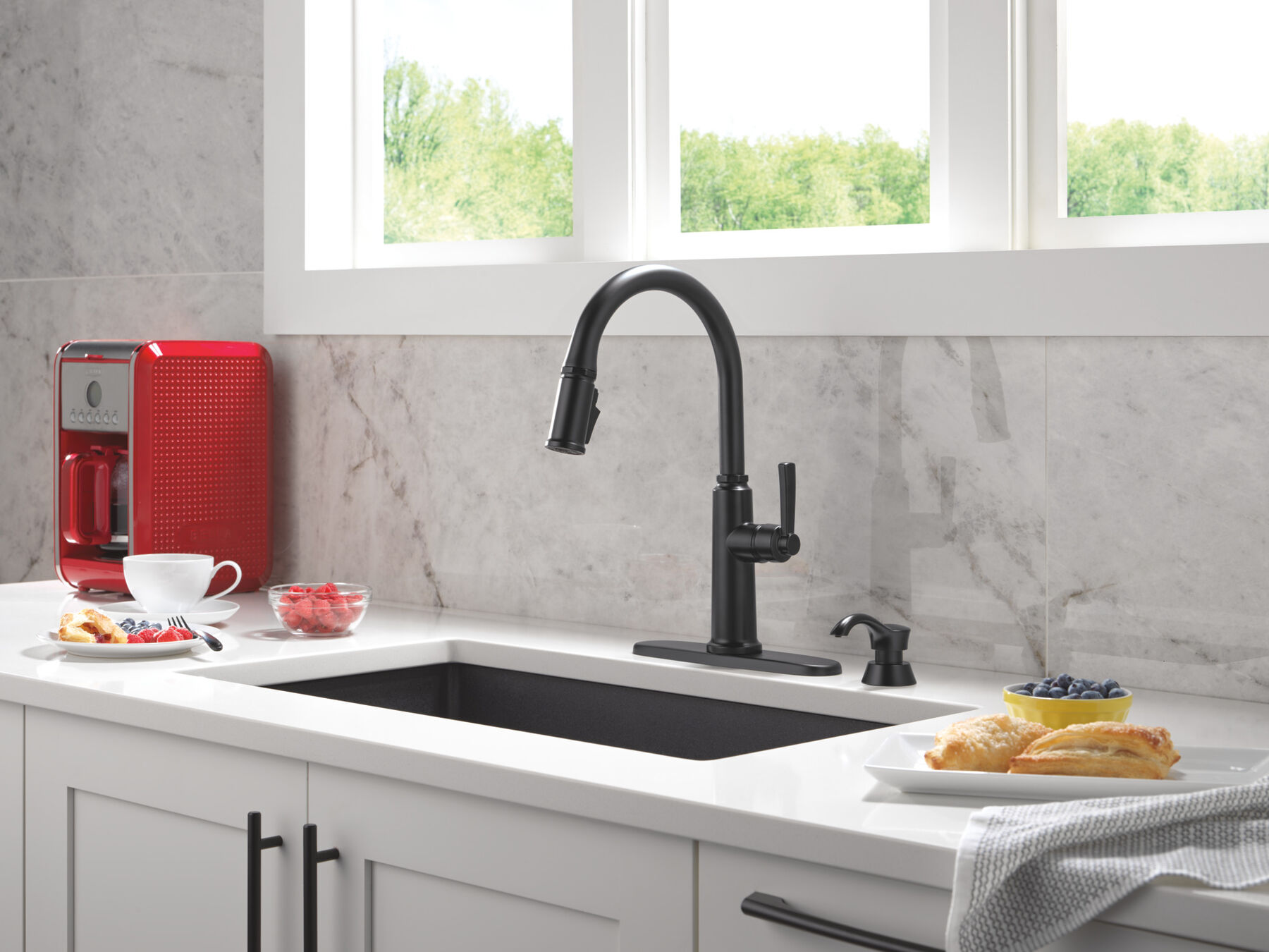 Single Handle Kitchen Pull-Down Faucet w/ Soap Dispenser