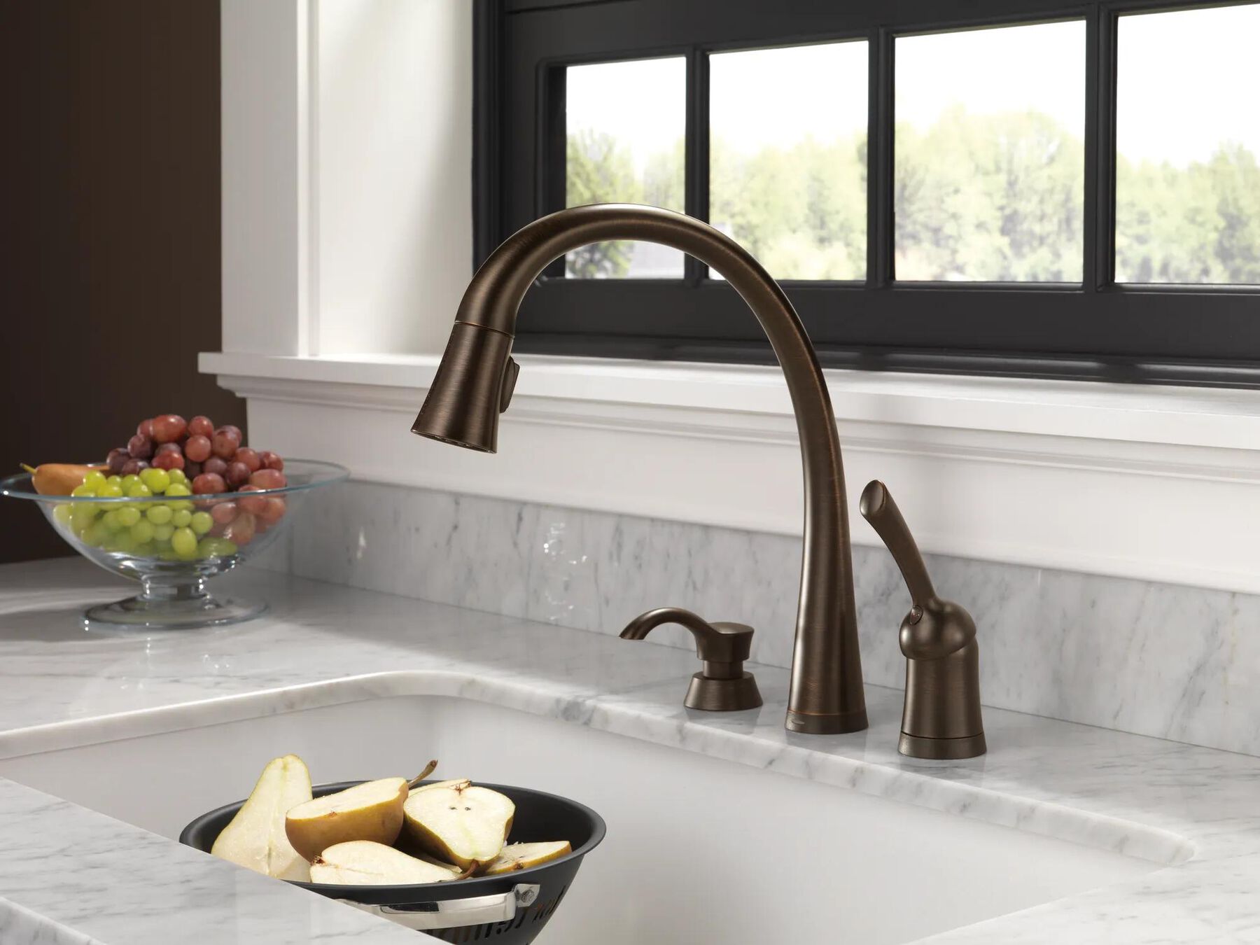 Single Handle Pull-Down Kitchen Faucet with Touch2O&reg; Technology and Soap Dispenser