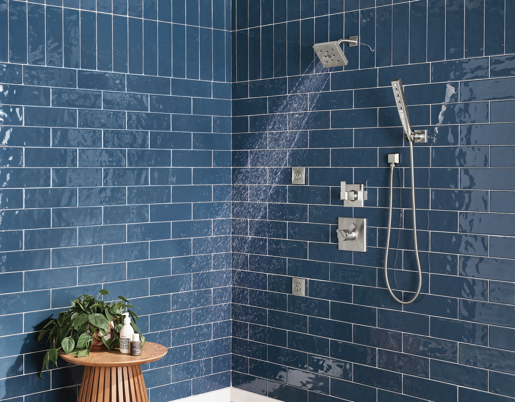 H<sub>2</sub>Okinetic&reg; 4-Setting Wall Mount Hand Shower