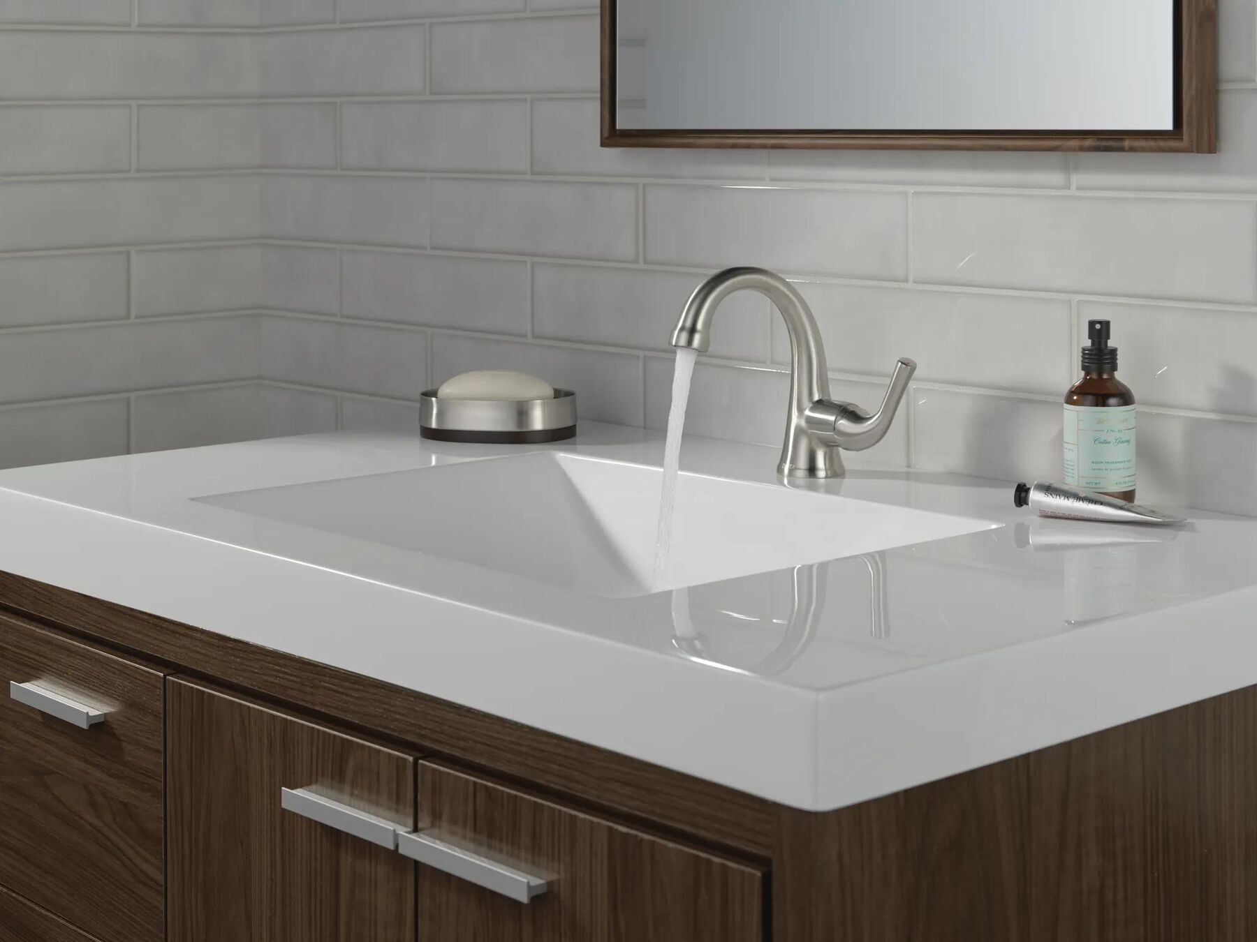 Single-Hole Bathroom Faucet (Recertified)