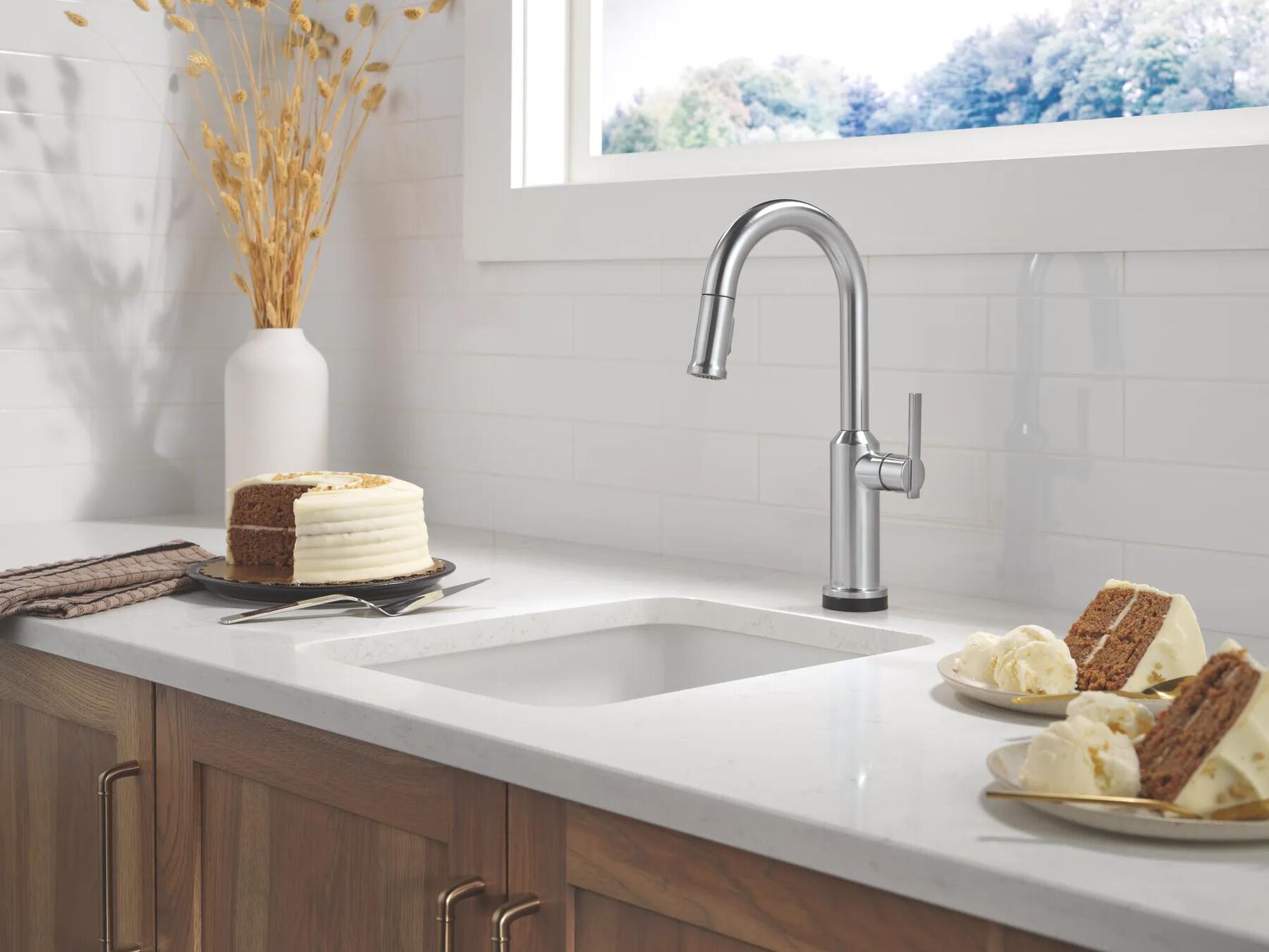 Touch2O&reg; Bar / Prep Faucet with Touchless Technology