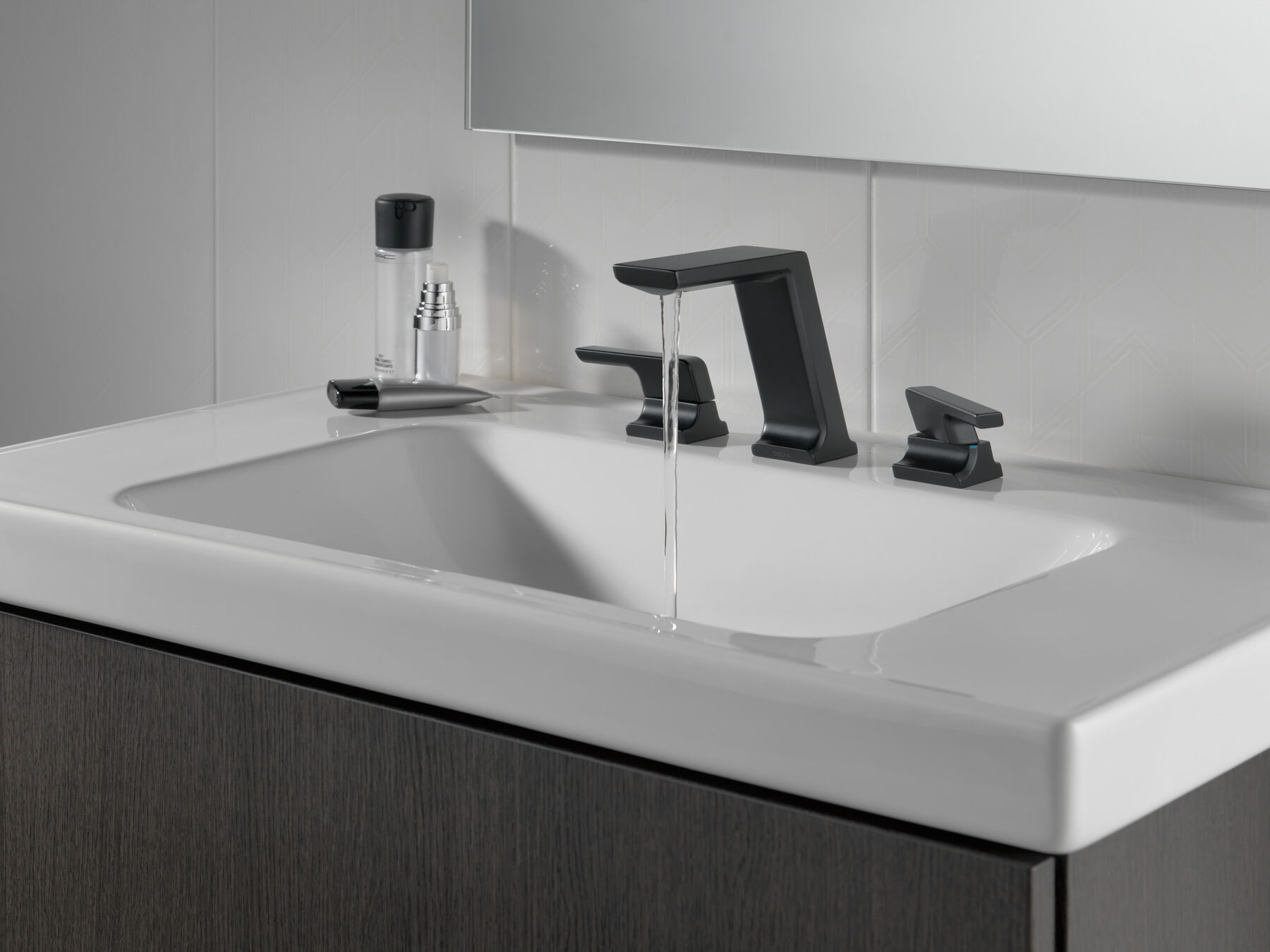 Two Handle Widespread Bathroom Faucet