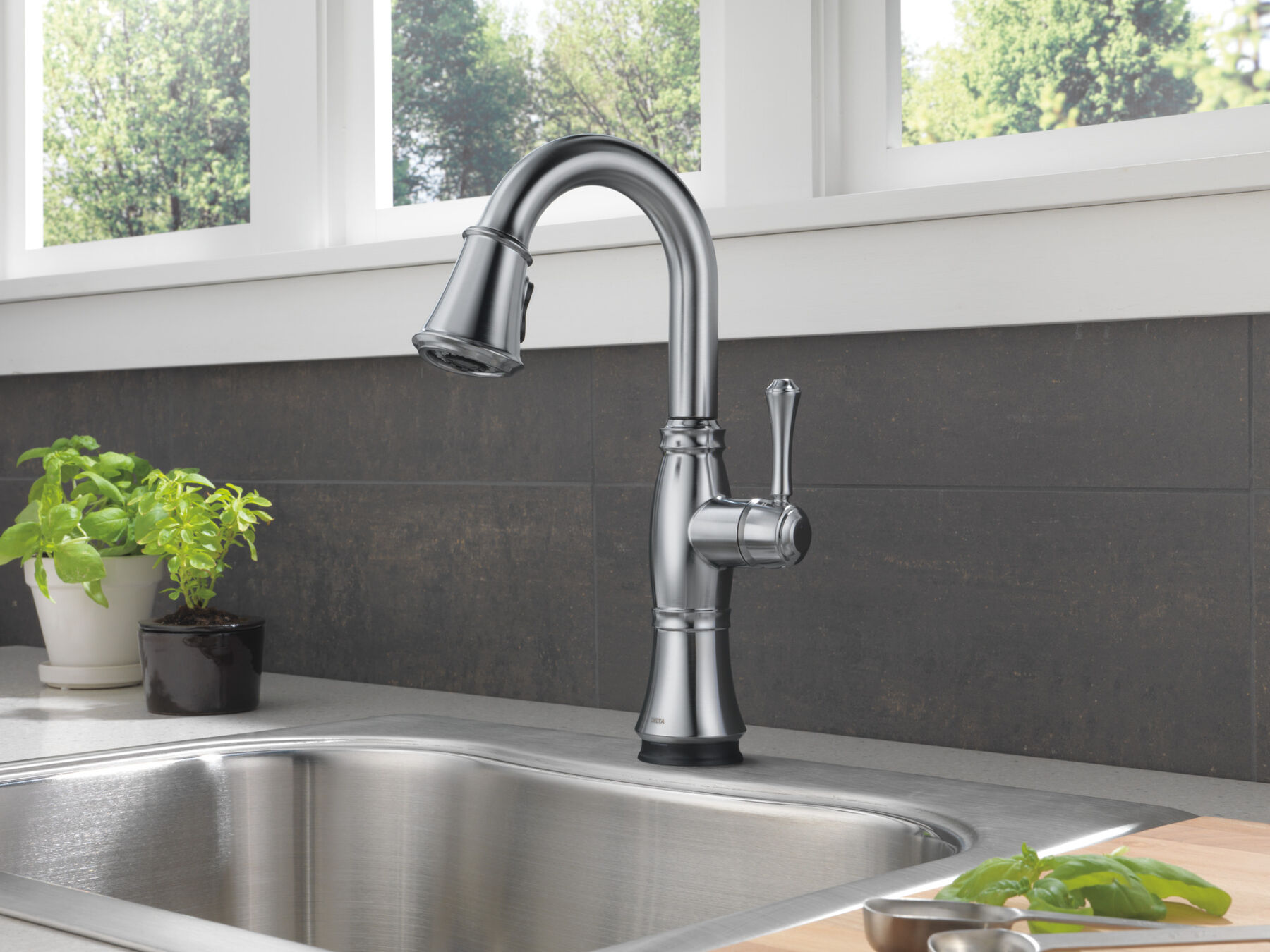 Single Handle Pull-Down Bar/Prep with Touch<sub>2</sub>O&reg; Technology
