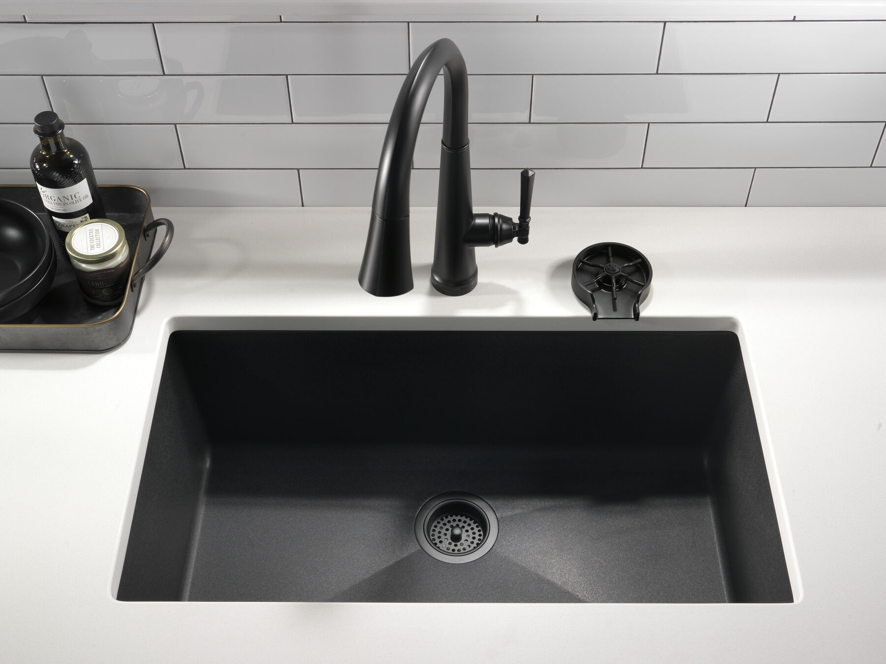 Single Handle Pull-Down Kitchen Faucet with Touch<sub>2</sub>O&reg; Technology