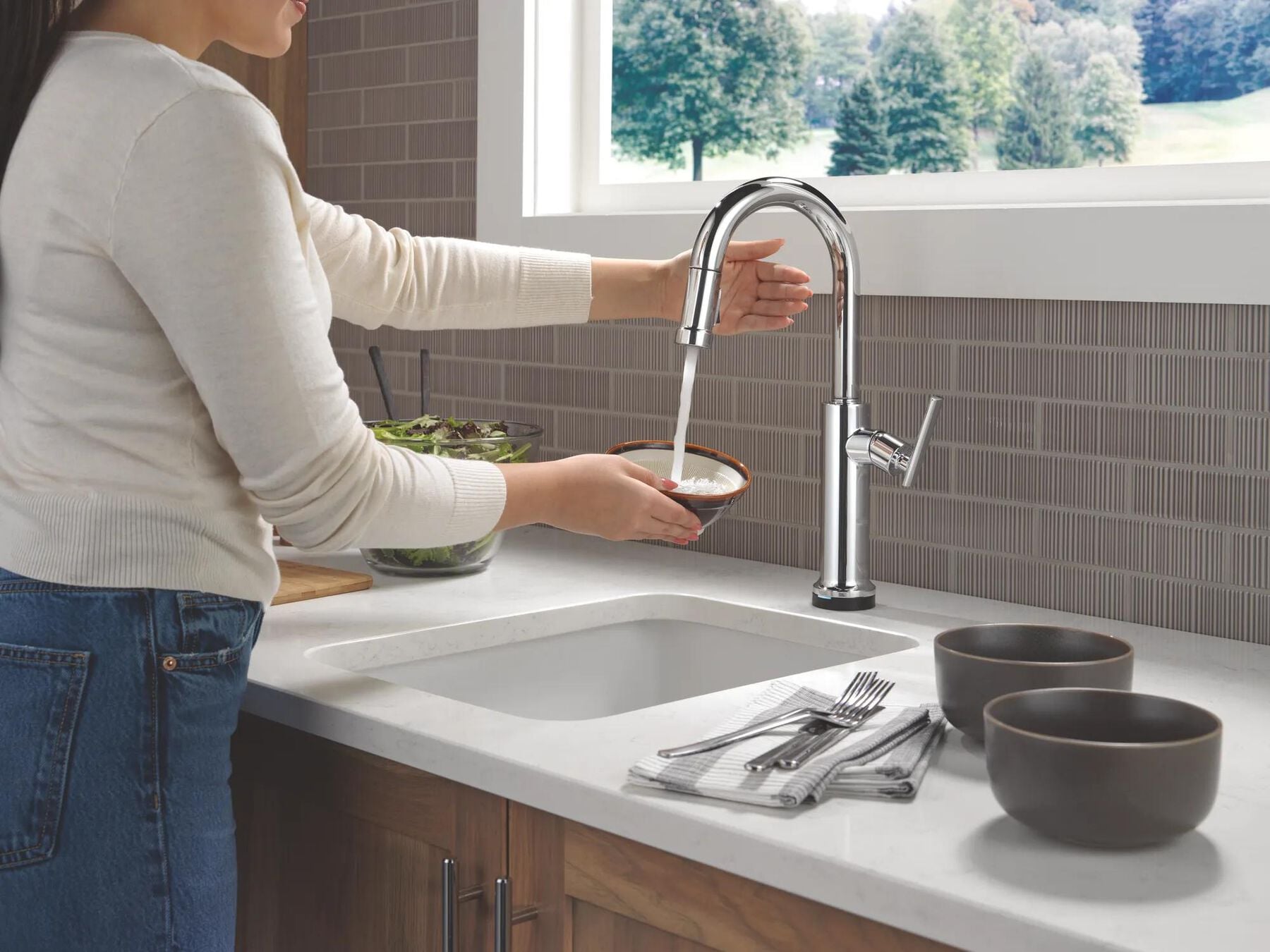 Touch2O&reg; Technology Bar / Prep Faucet with Touchless Technology