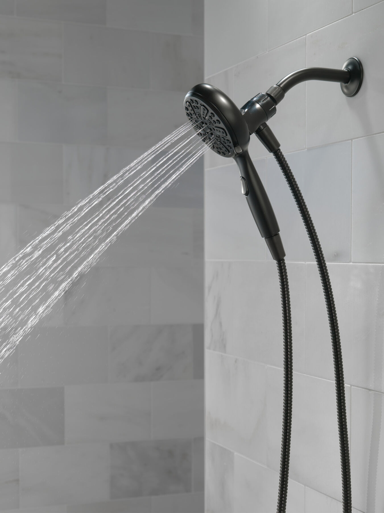 6-Setting SureDock&reg; Magnetic Hand Shower