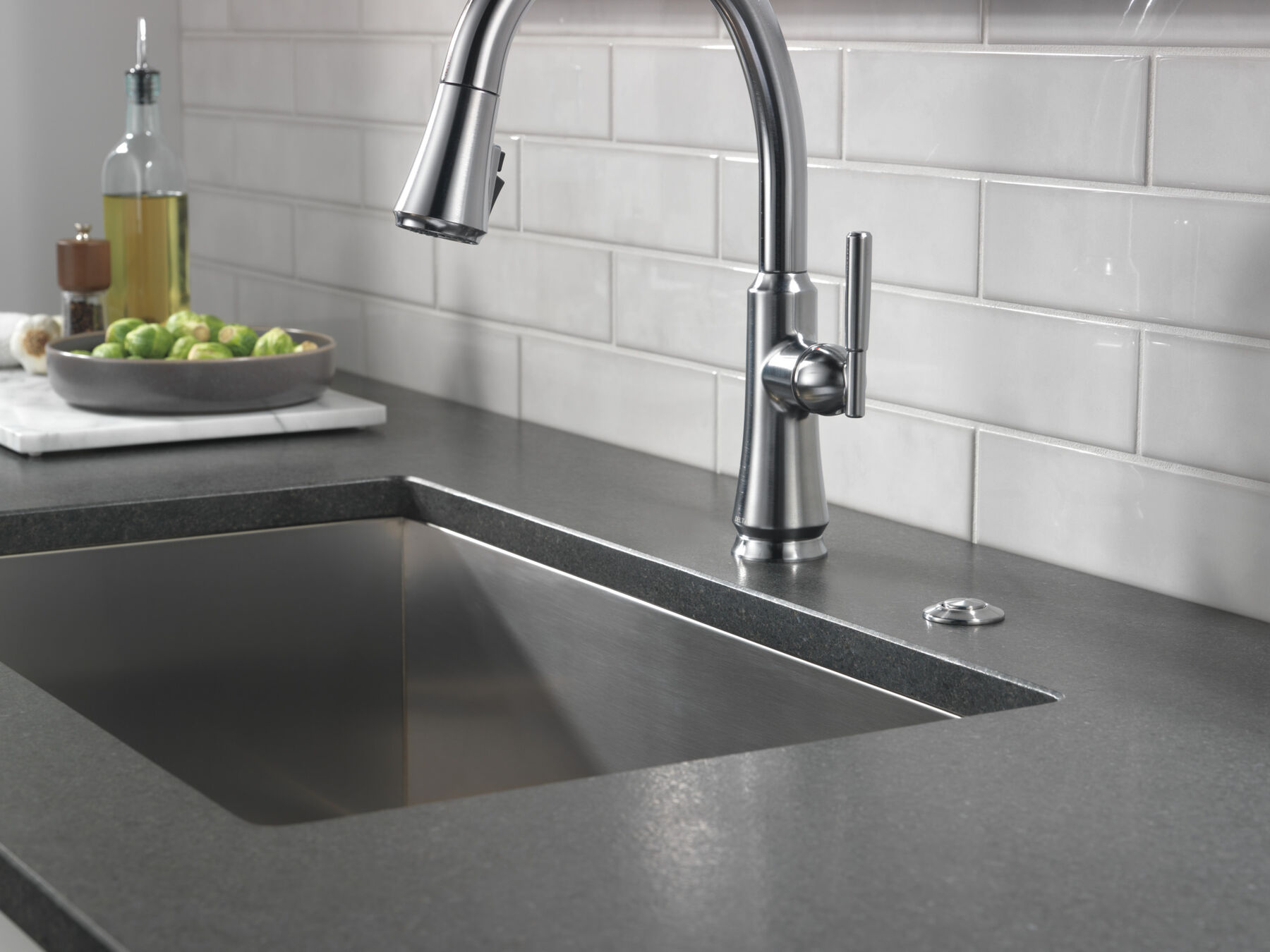 Single Handle Pull-Down Kitchen Faucet