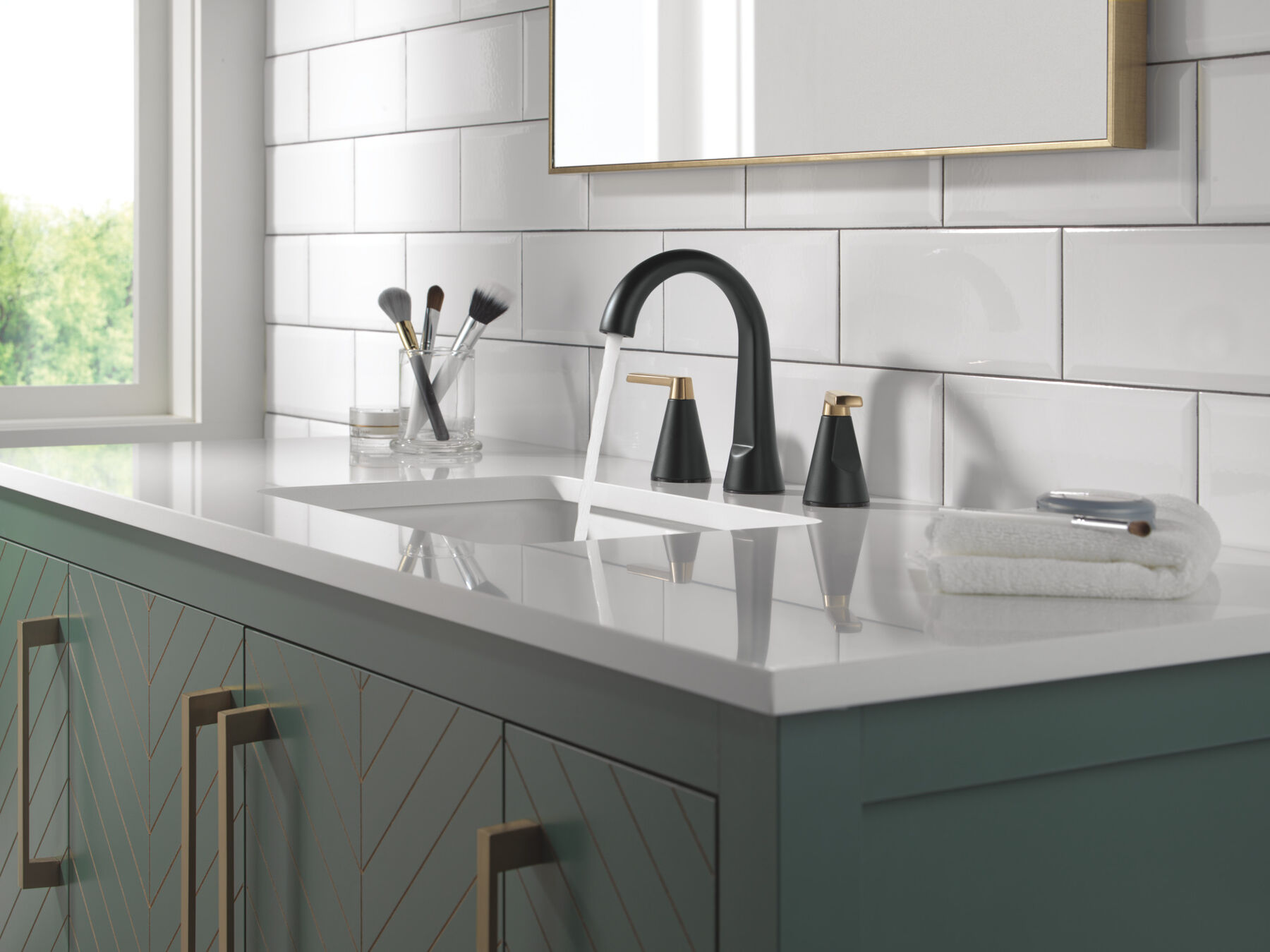 Two Handle Widespread Bathroom Faucet