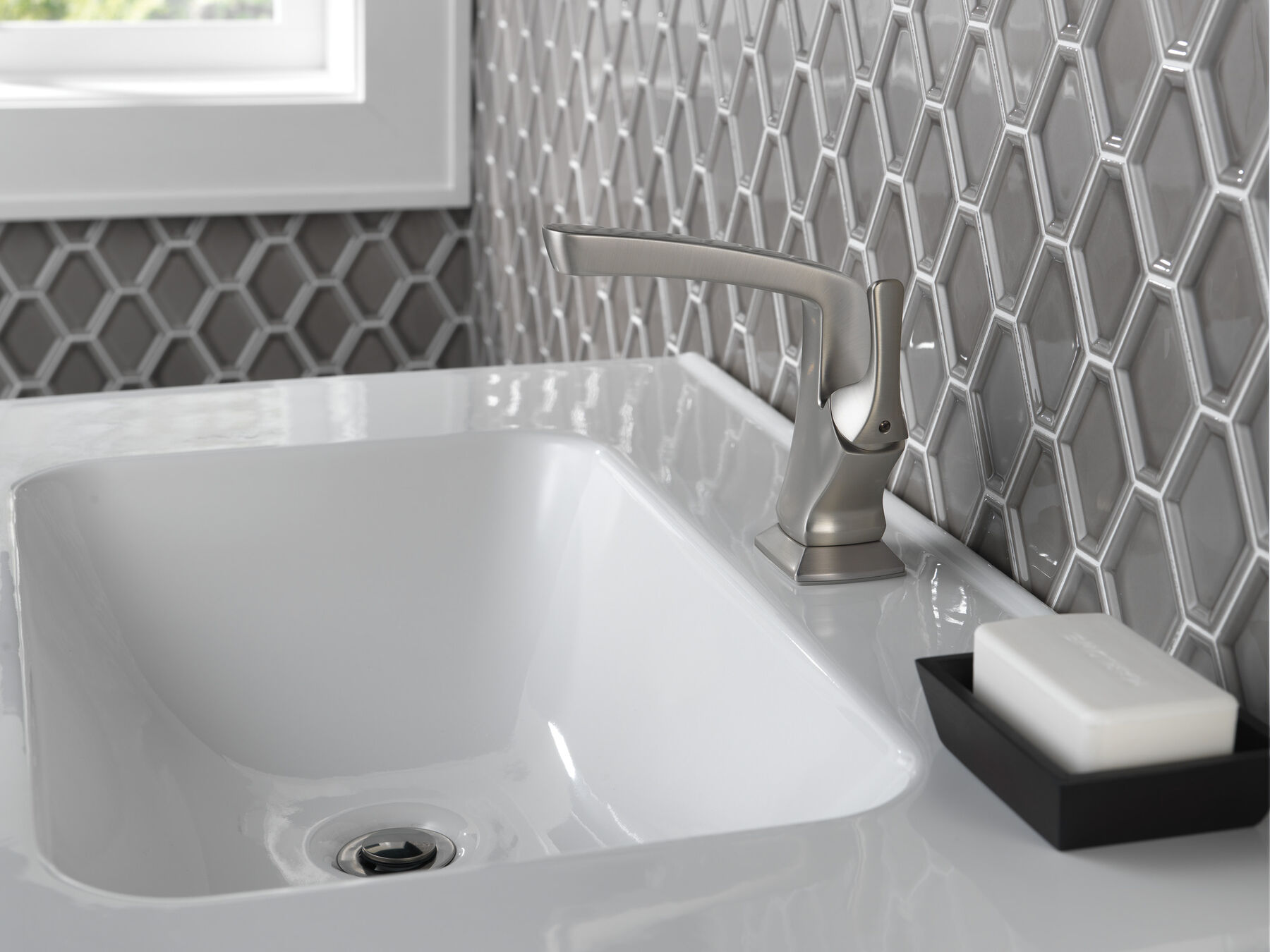 Single Handle Centerset Bathroom Faucet