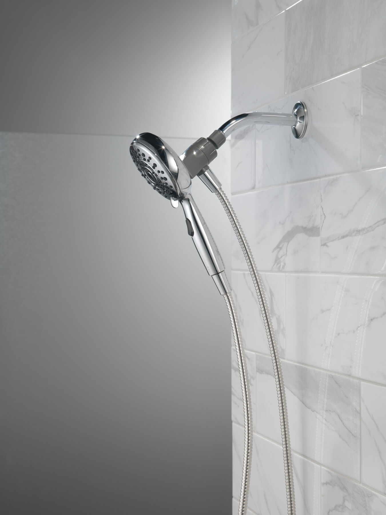 6-Setting SureDock&reg; Magnetic Hand Shower