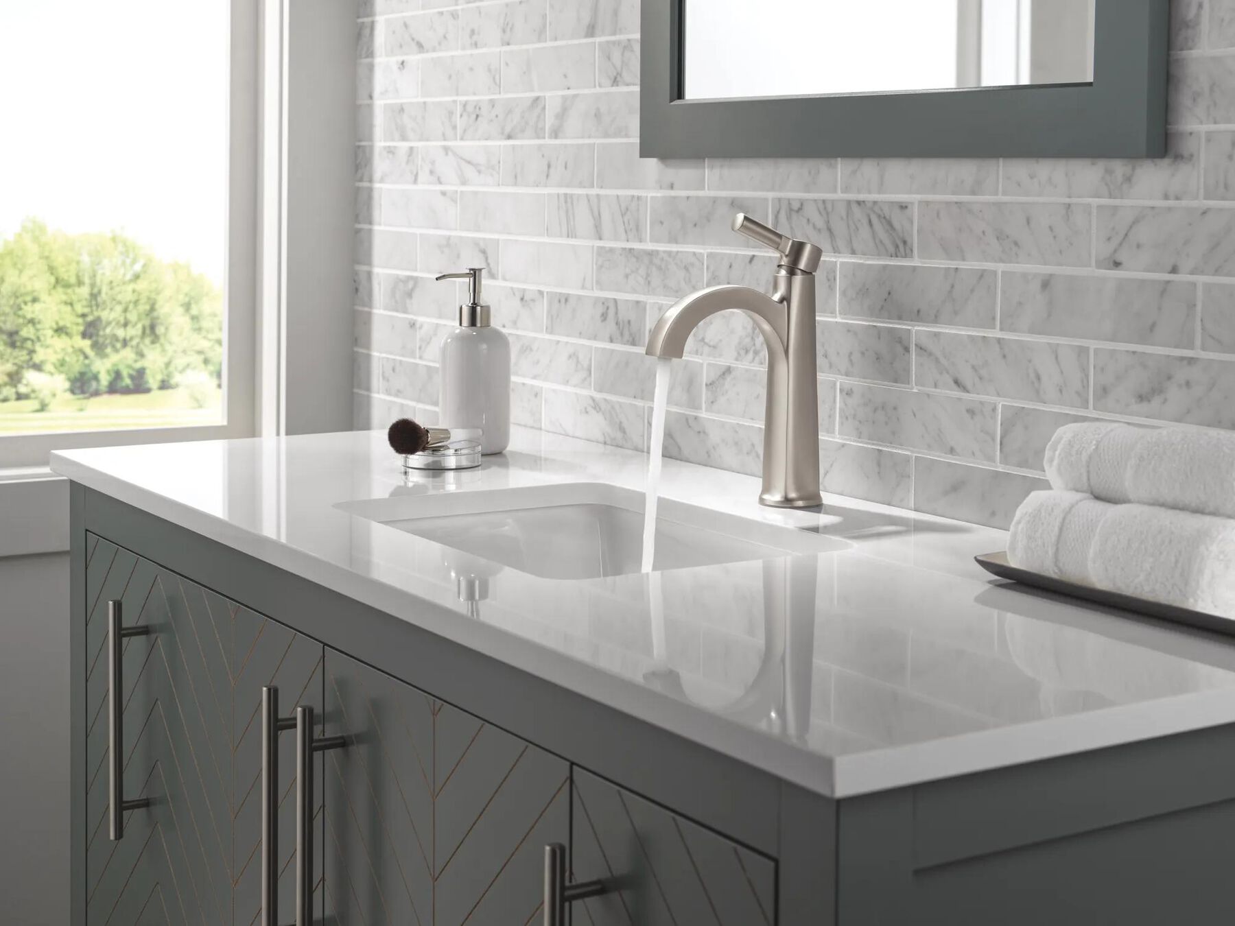 Single Handle Bathroom Faucet