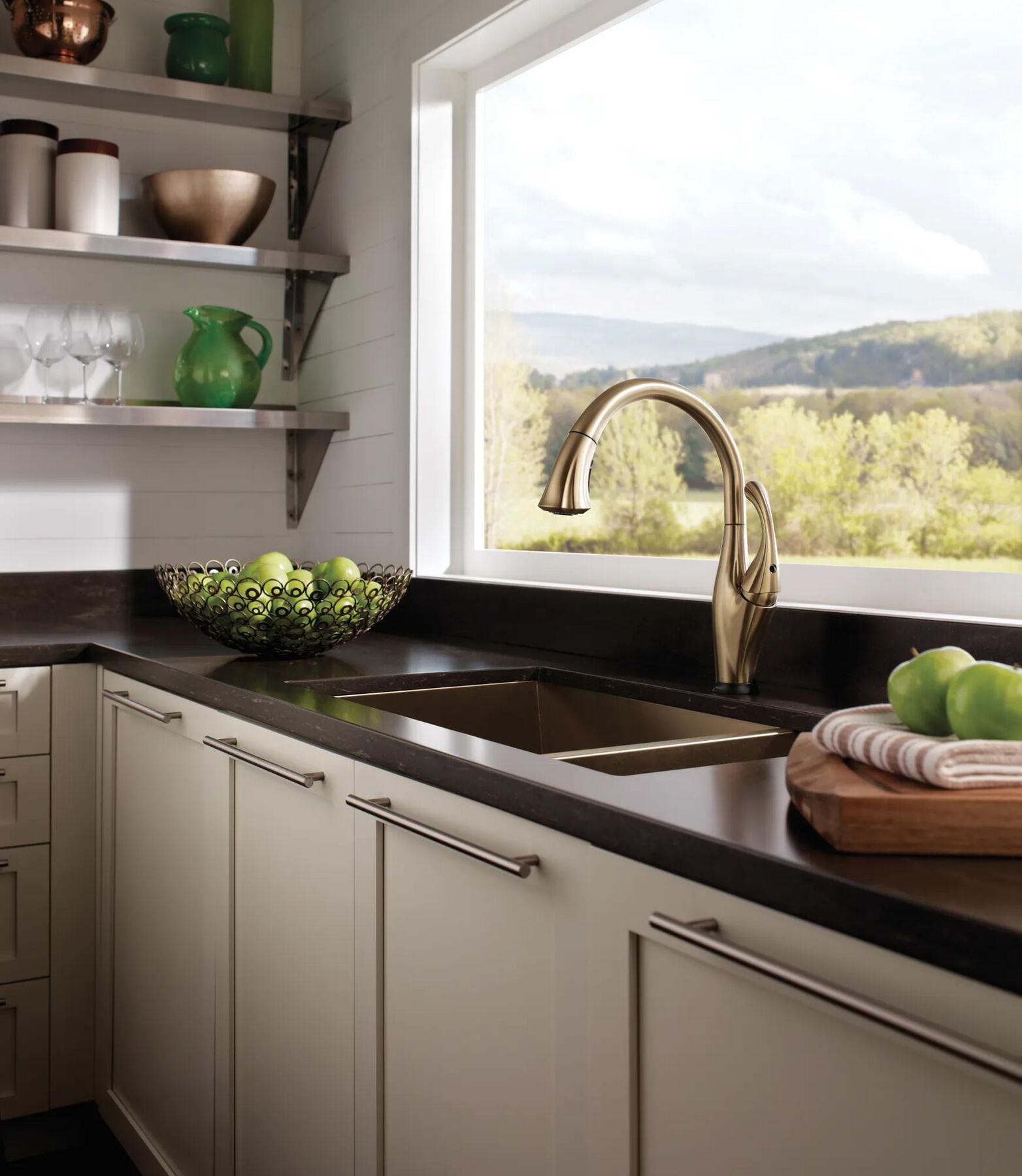 Single Handle Pull-Down Kitchen Faucet with Touch<sub>2</sub>O&reg; and ShieldSpray&reg; Technologies