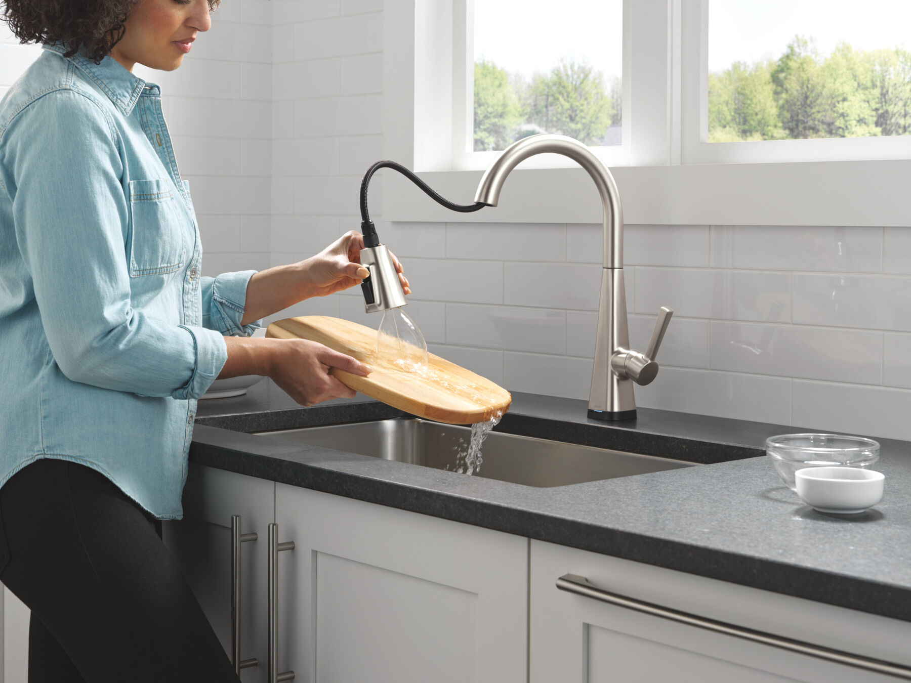 Single-Handle Pull-Down Kitchen Faucet with Touch<sub>2</sub>O&reg; Technology