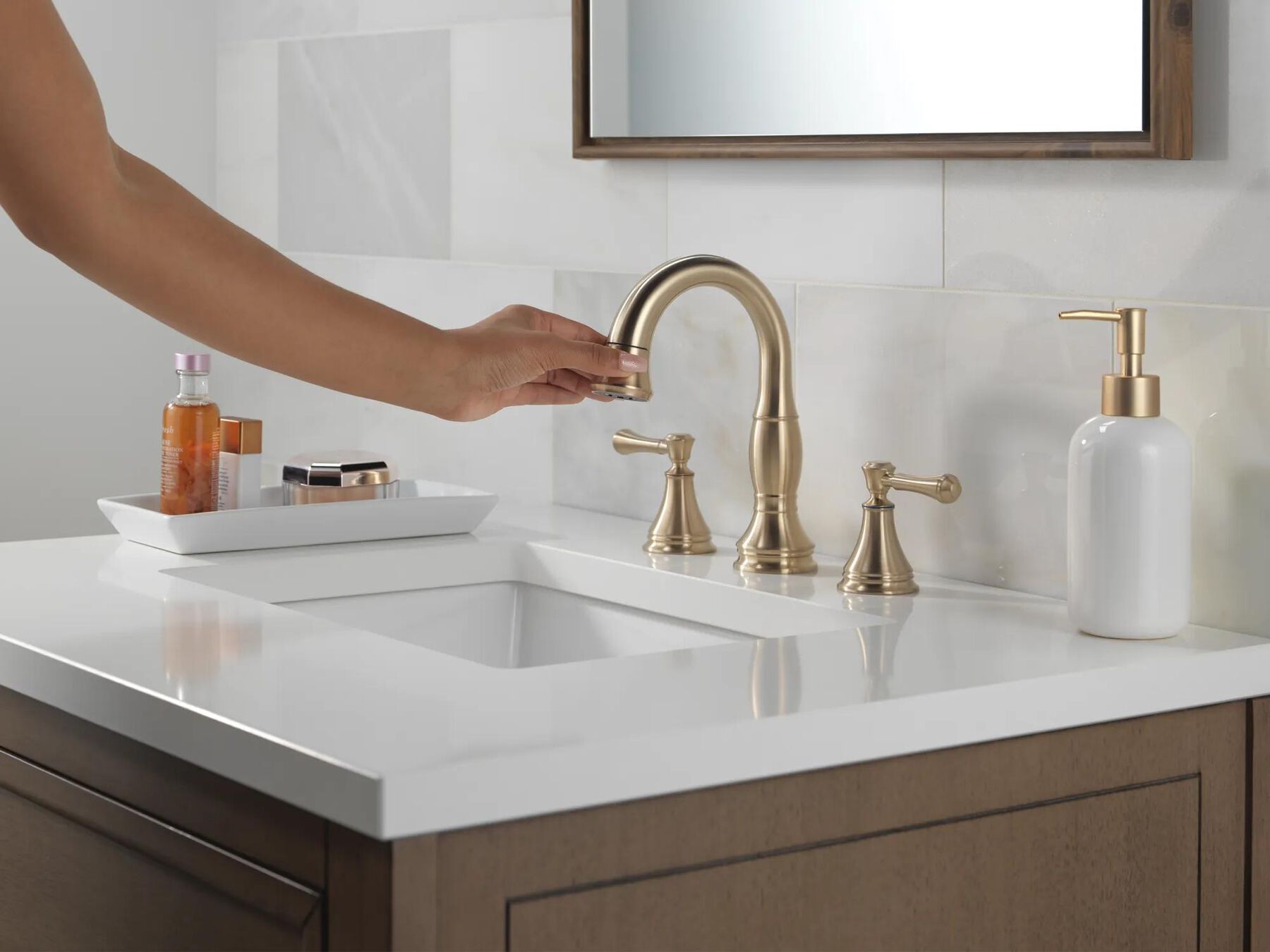 Two Handle Widespread Pull Down Bathroom Faucet