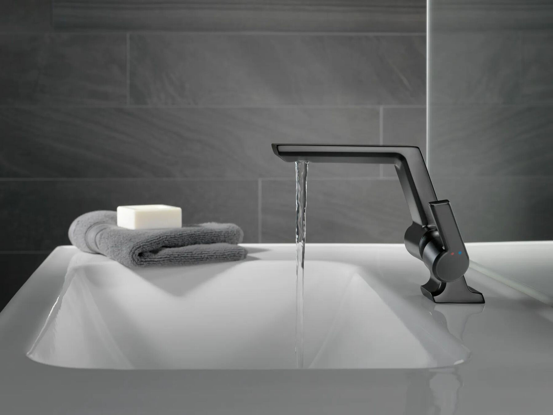 Single-Hole Bathroom Faucet (Recertified)