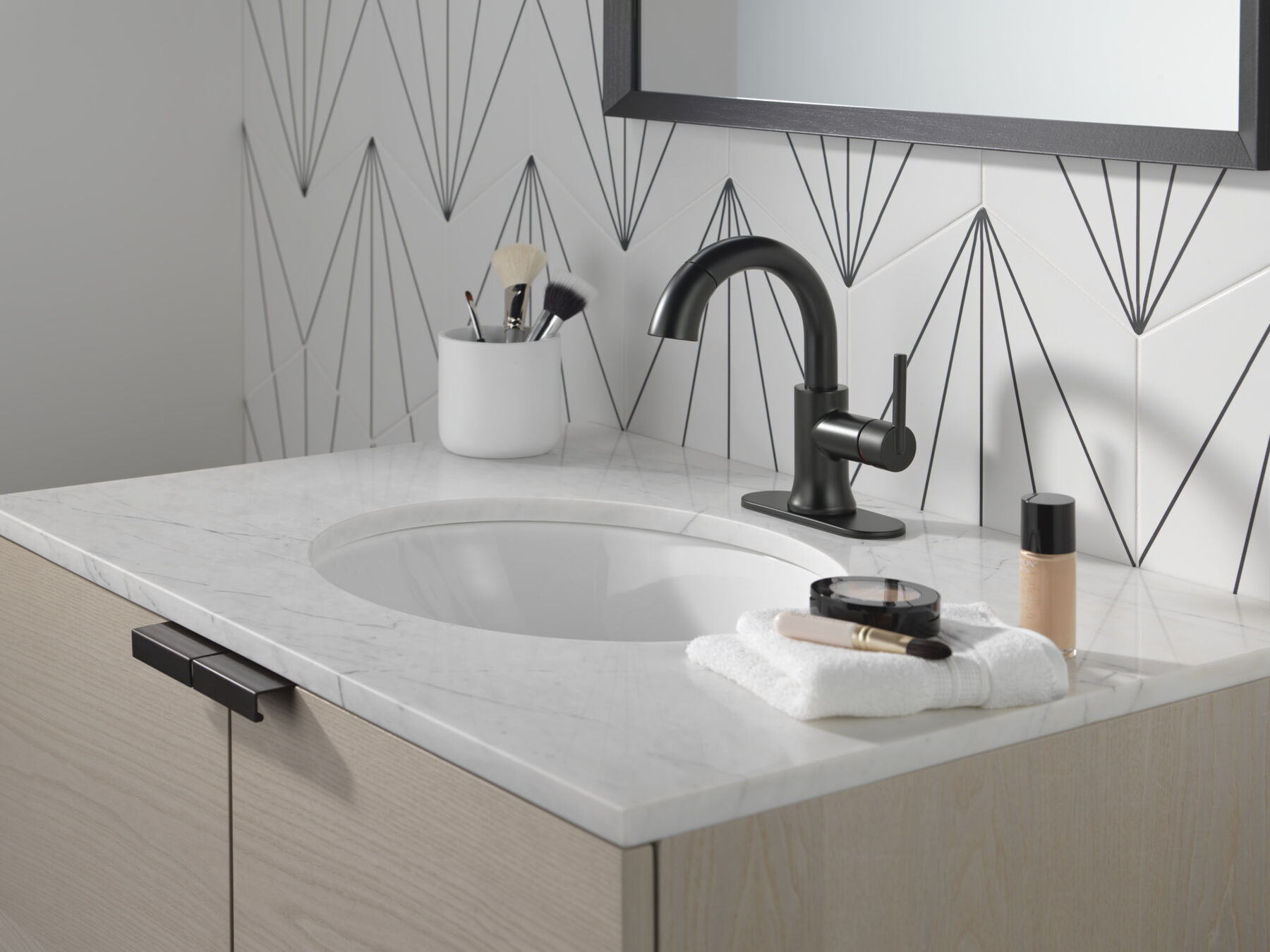 Single Handle Pull Down Bathroom Faucet (Recertified)