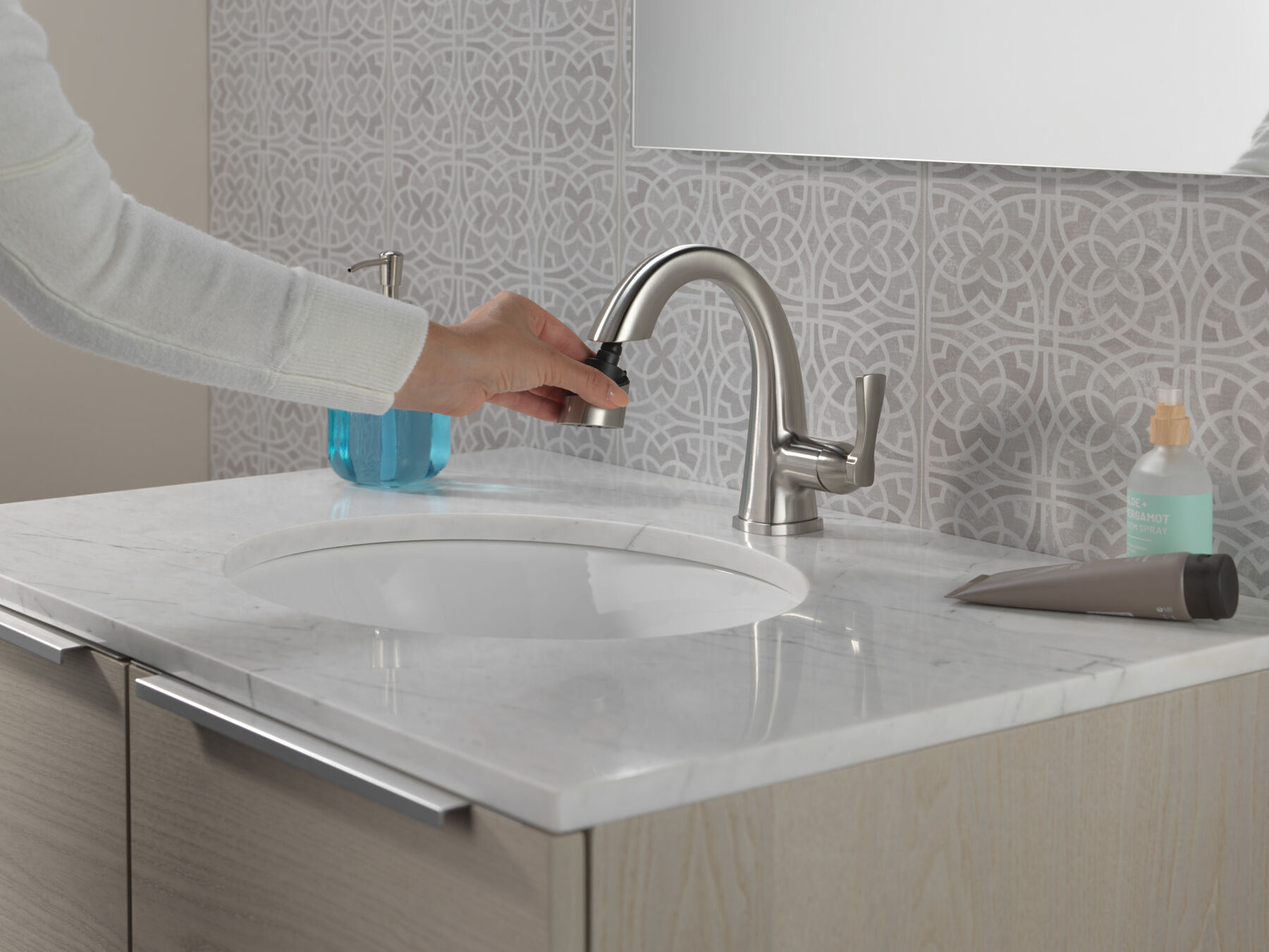 Single Handle Pull Down Bathroom Faucet
