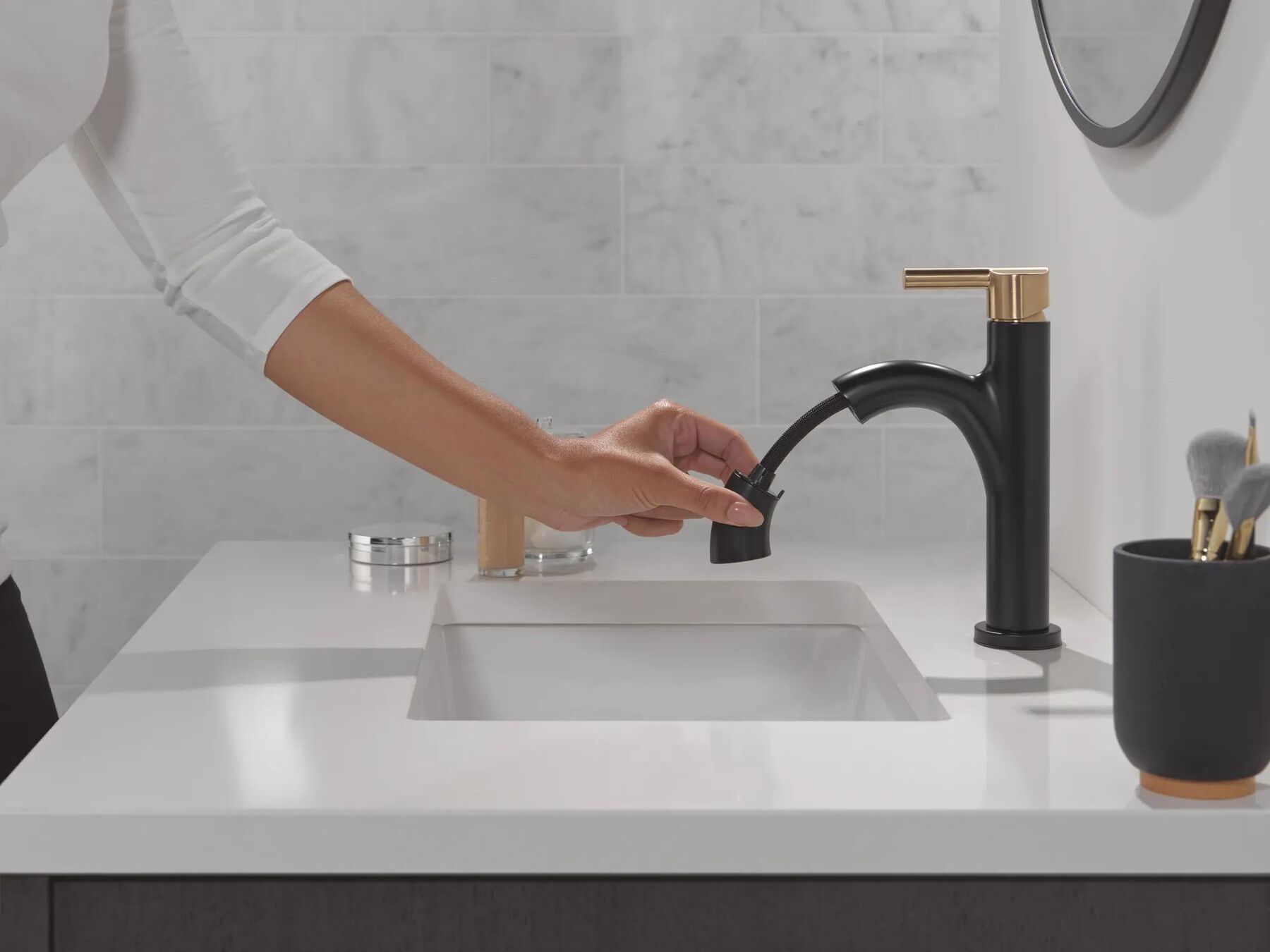 Single Handle Pull-Down Bathroom Faucet