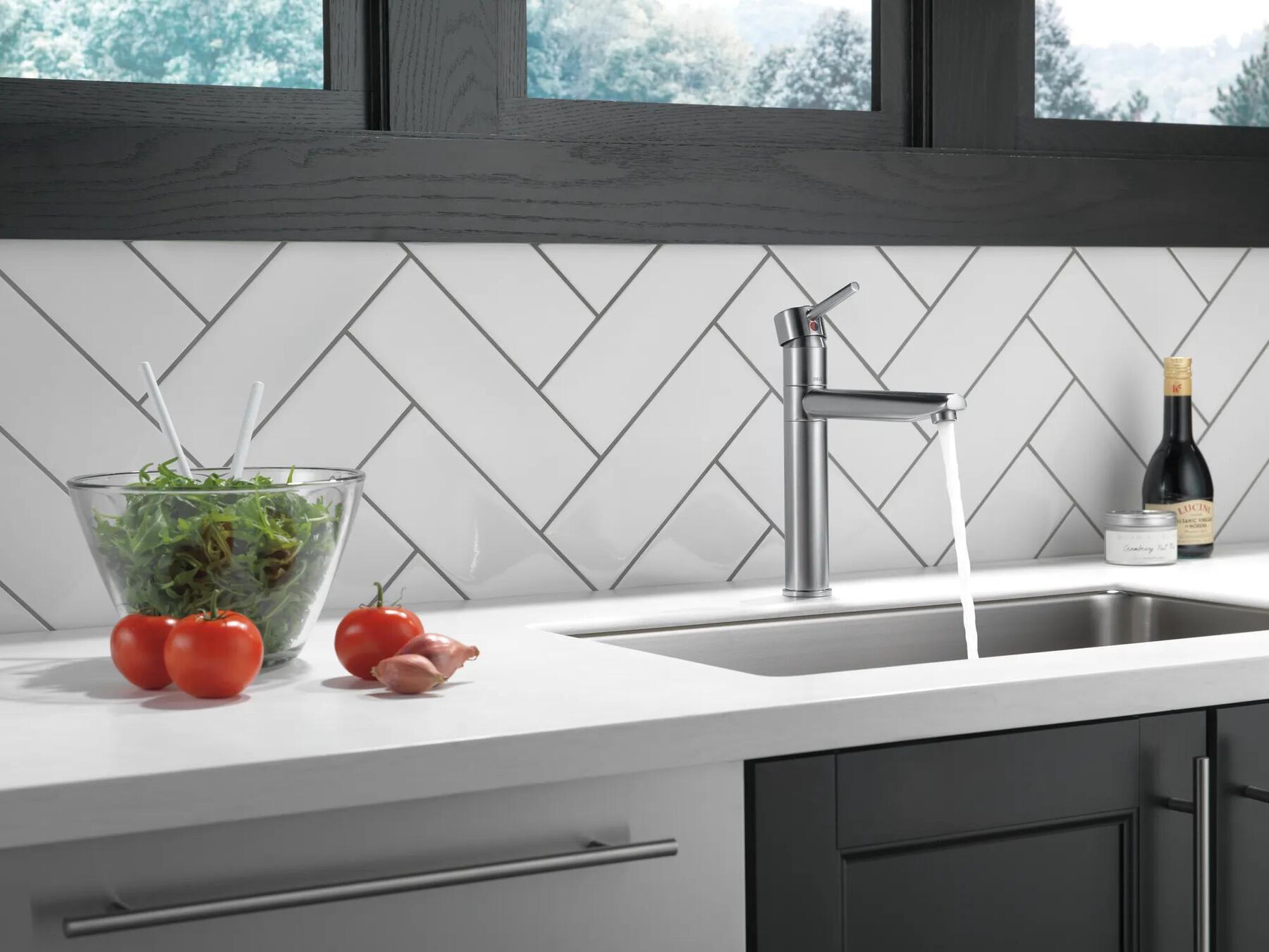 Single Handle Kitchen Faucet (Recertified)