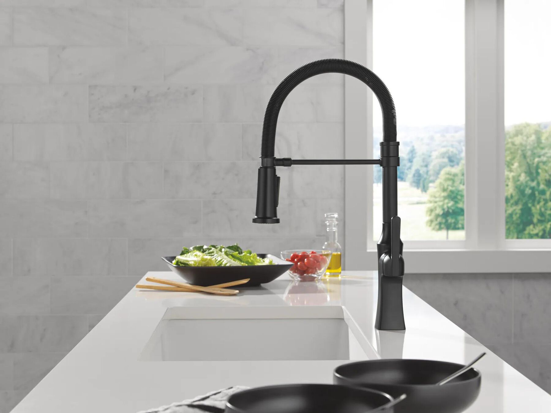 Single Handle Pull-Down Spring Kitchen Faucet